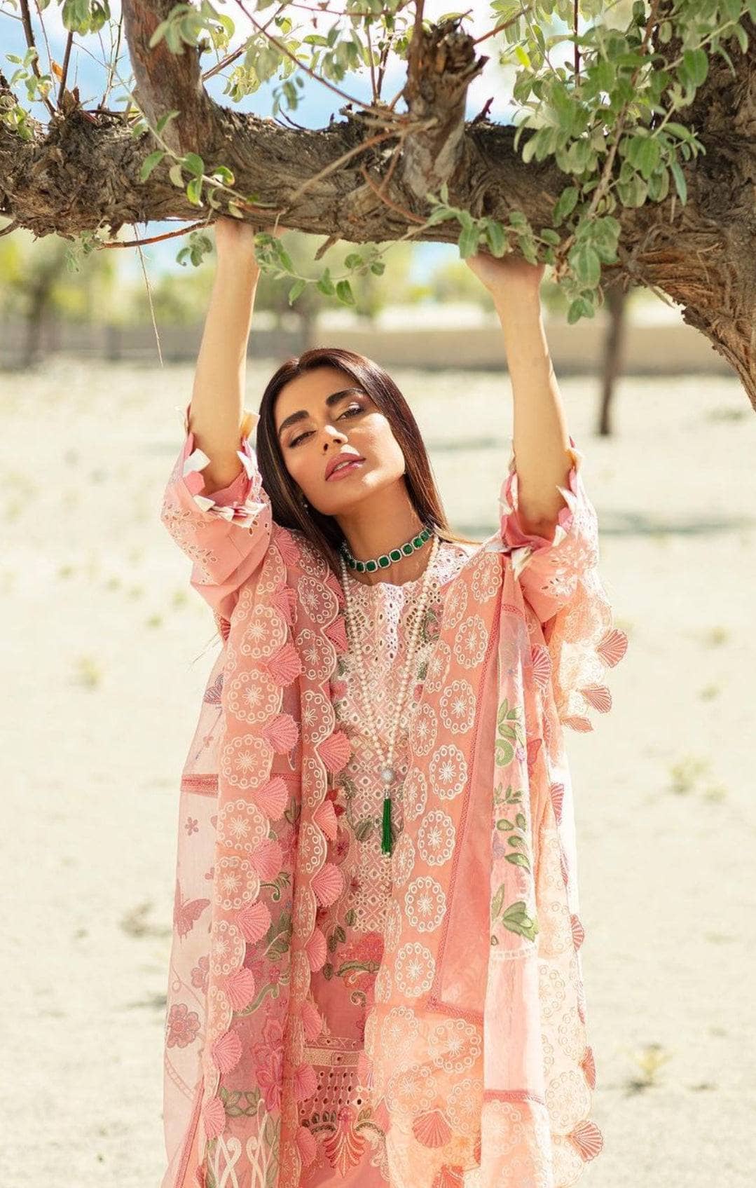 img_maryam_hussain_lawn_awwal_boutique