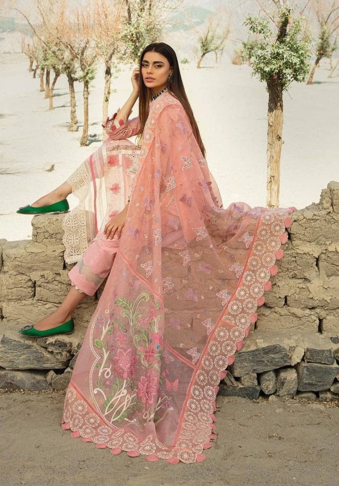 img_maryam_hussain_lawn_awwal_boutique
