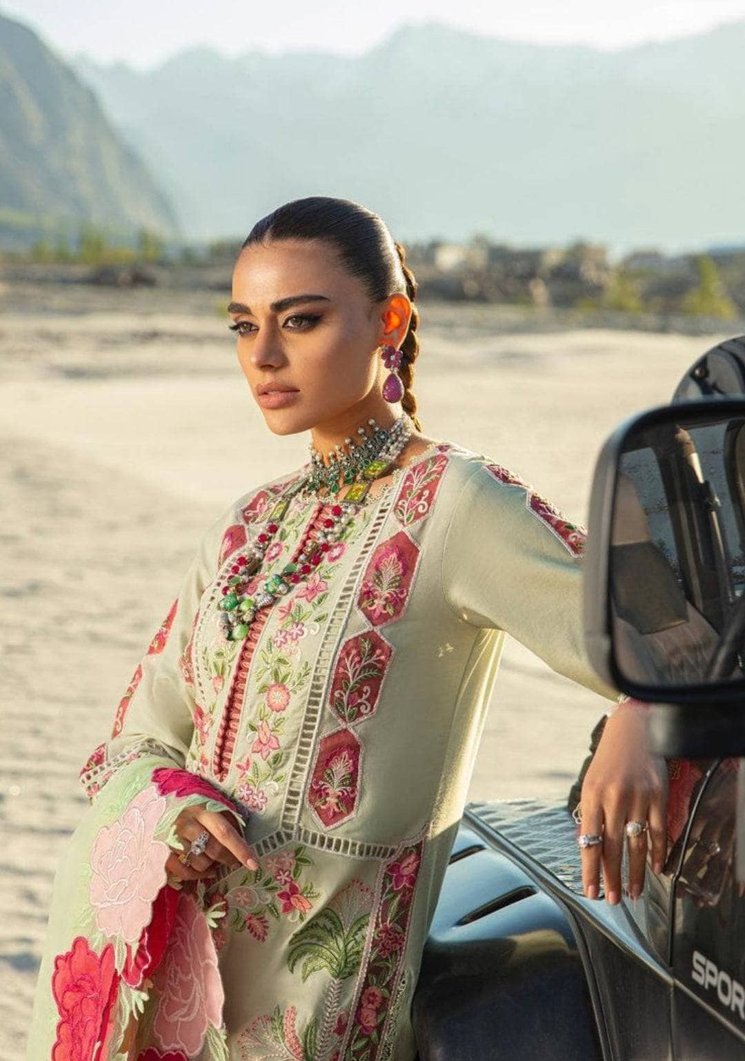 Maryam Hussain Lawn/Vol 2/Roses