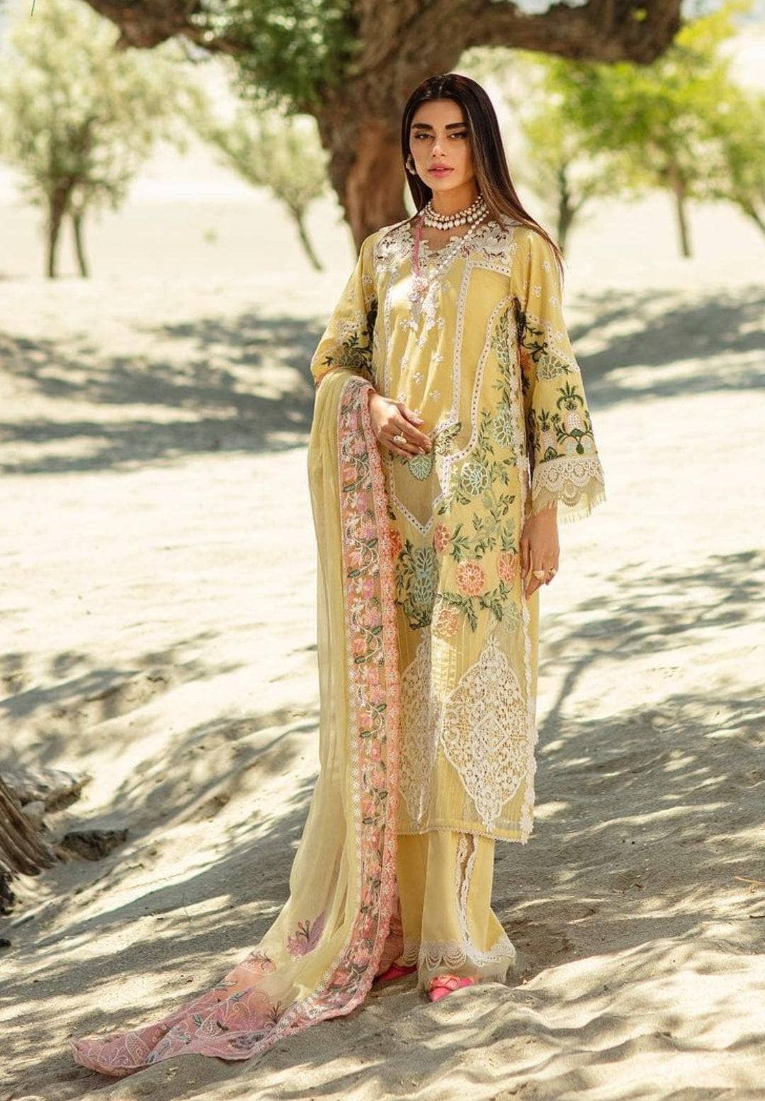 img_maryam_hussain_lawn_awwal_boutique