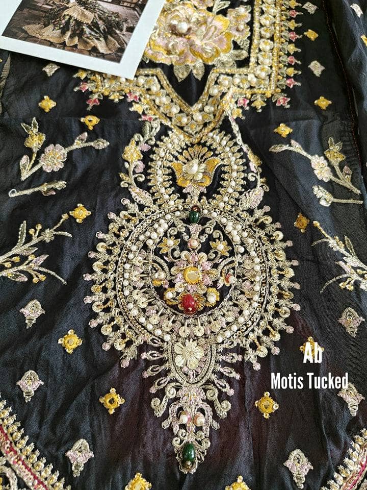 img_open_pic_zarlish_by_mohsin_naveed_ranjha_awwal_boutique