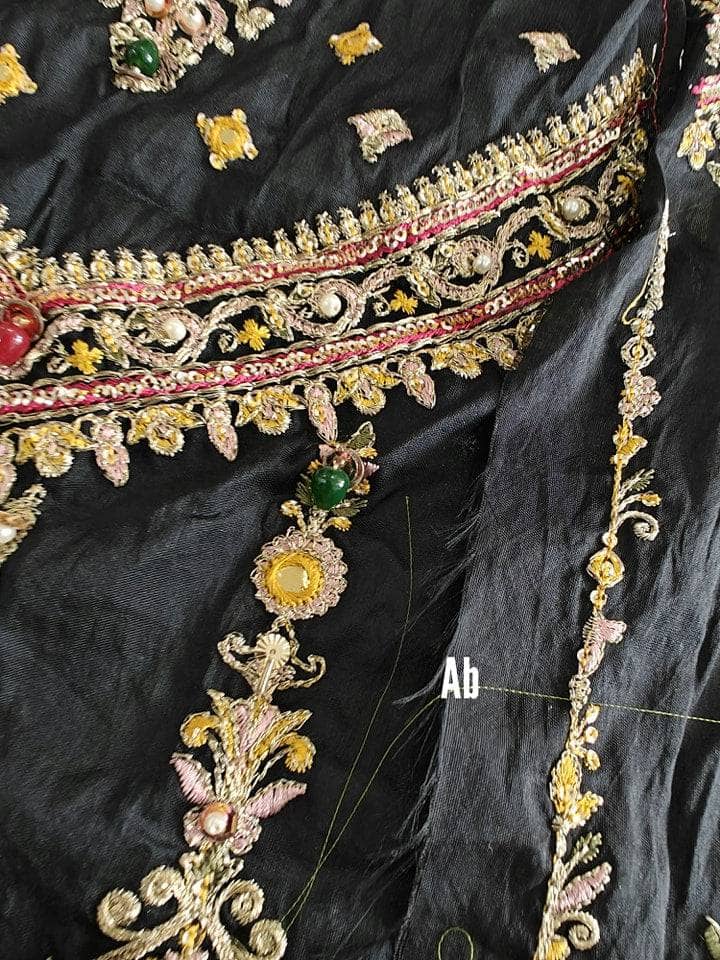 img_open_pic_zarlish_by_mohsin_naveed_ranjha_awwal_boutique