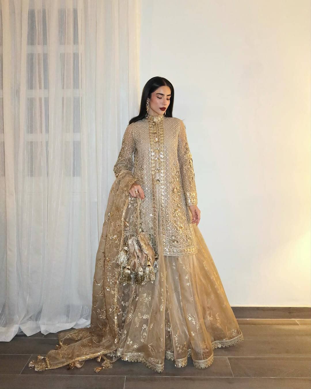 img_spotted_in_mohsin_naveed_ranjha_bridal_awwal_boutique