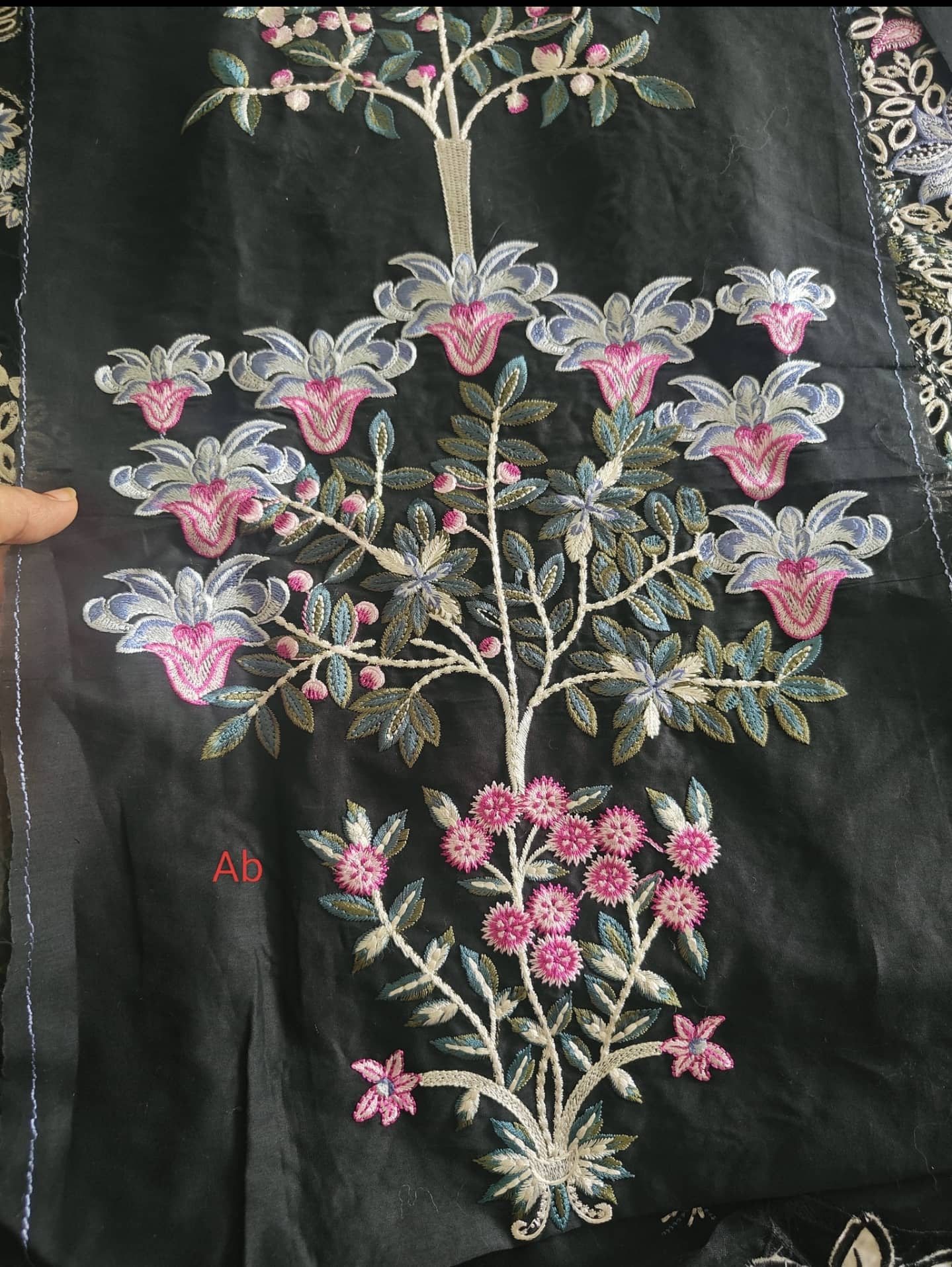 img_mushq_amoi_lawn_awwal_boutique