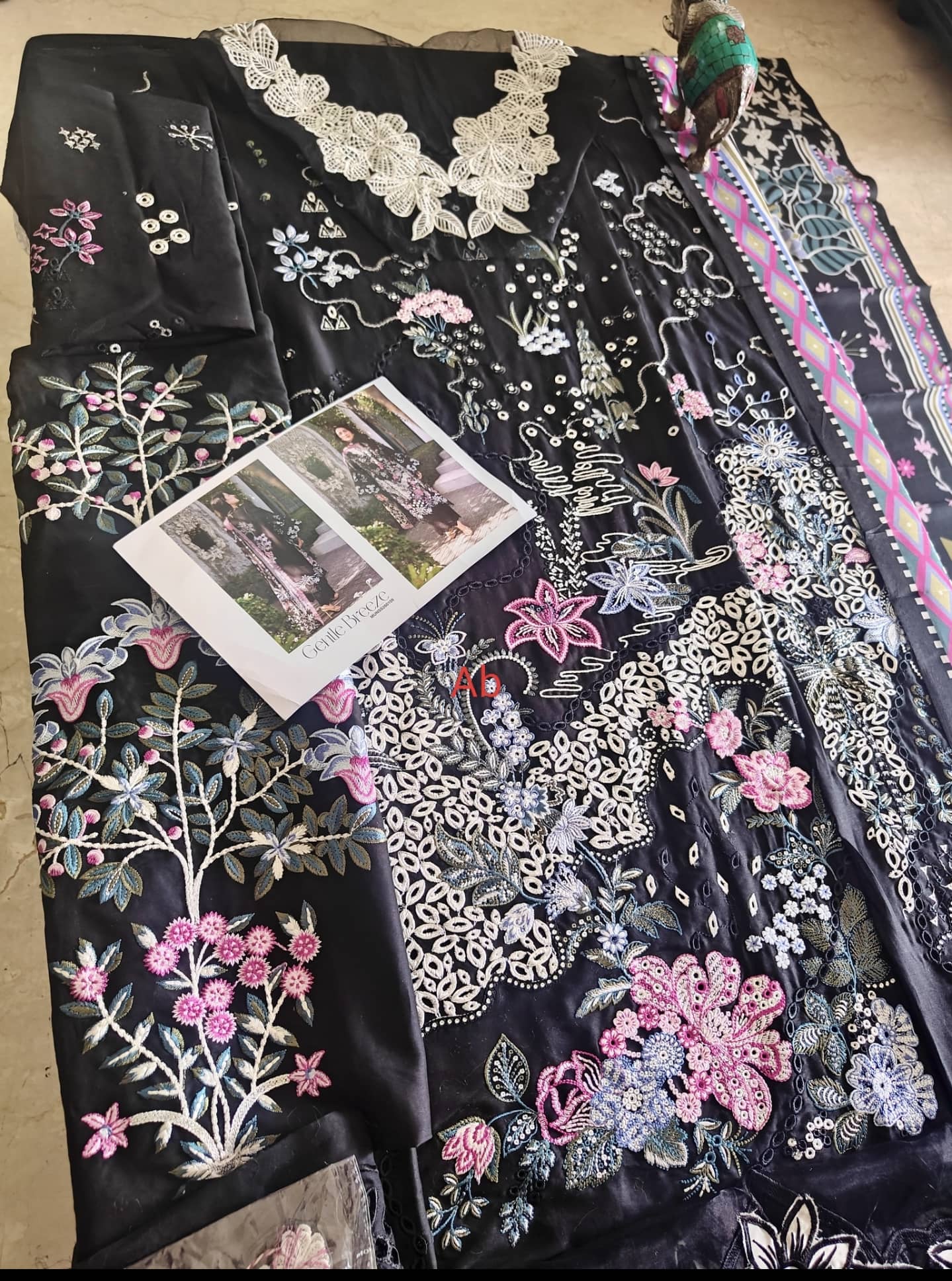 Open Pic/Mushq Amoi Lawn/Gentle Breeze/Black