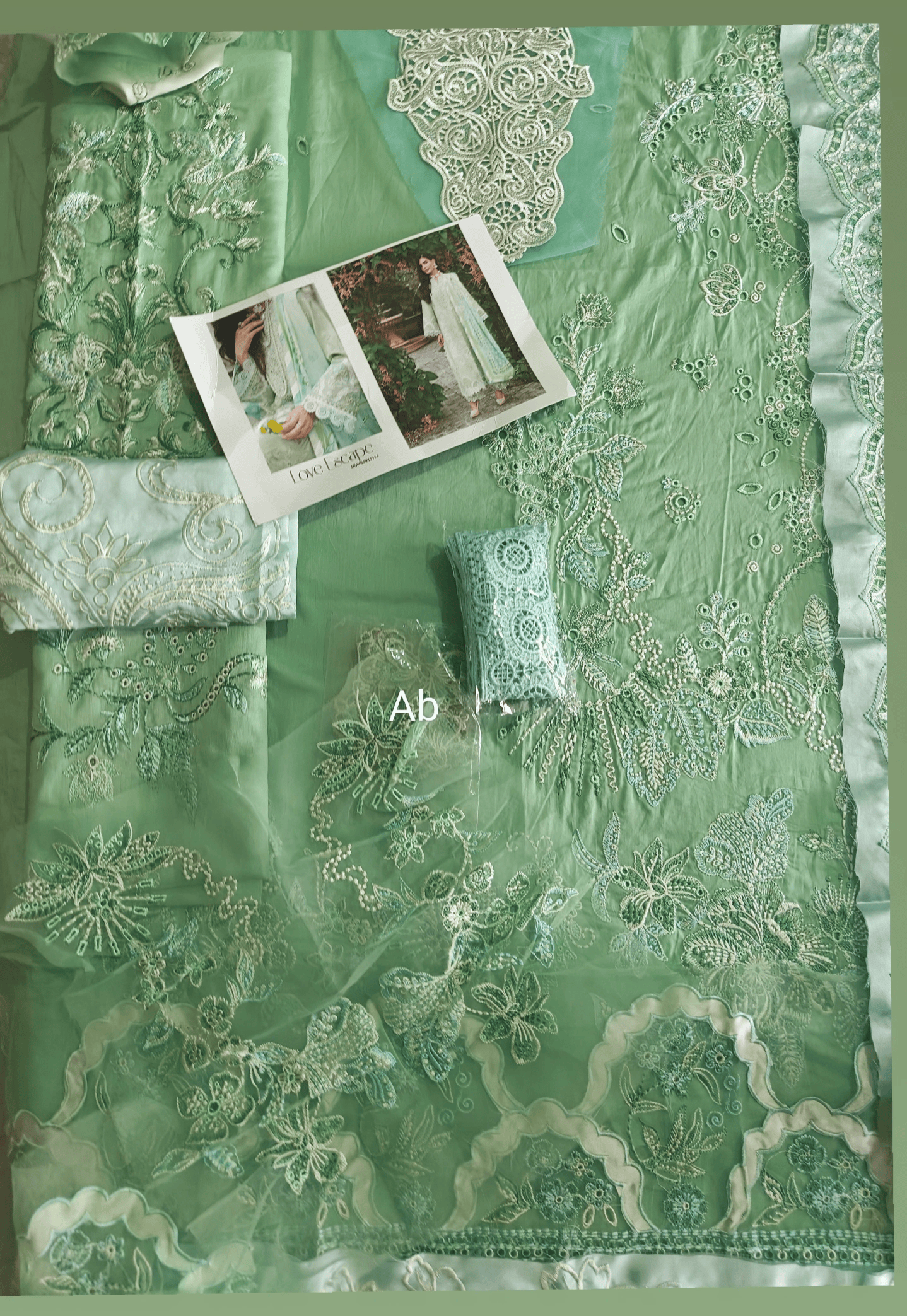 Open Pic/Mushq Amoi Lawn/