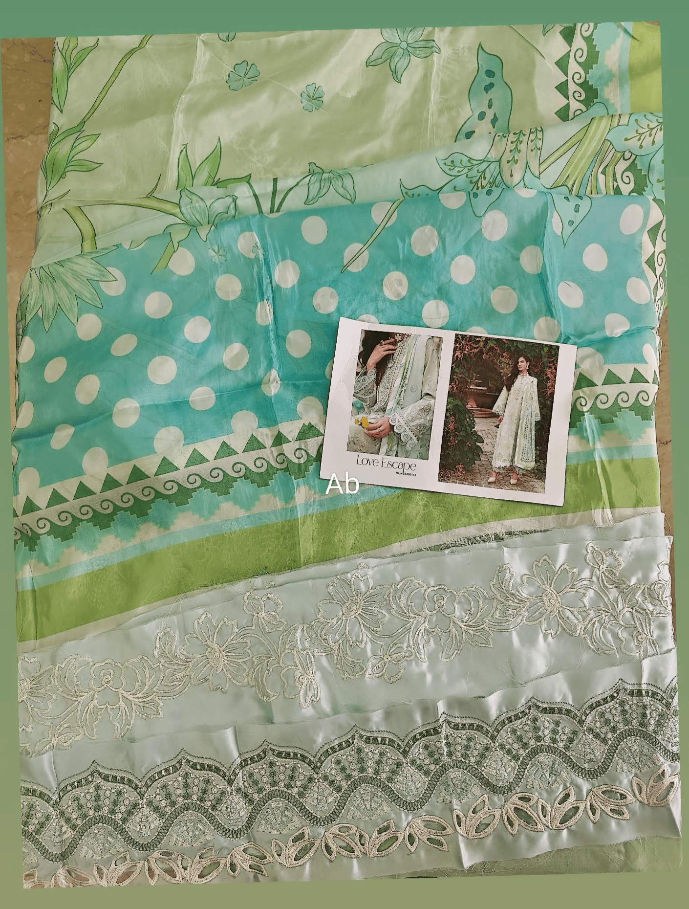 Open Pic/Mushq Amoi Lawn/