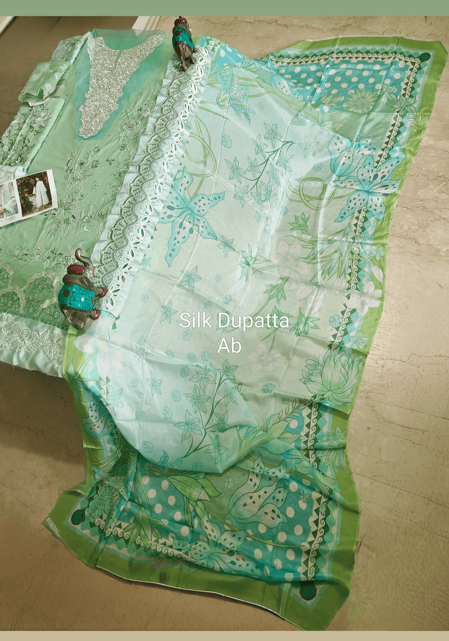 Open Pic/Mushq Amoi Lawn/