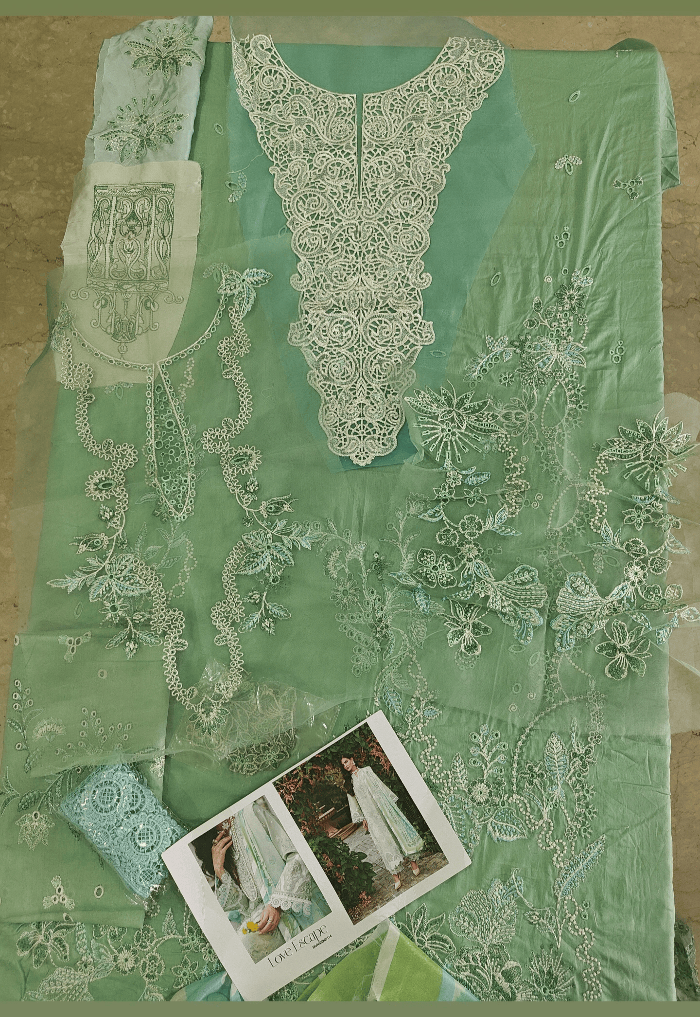 Open Pic/Mushq Amoi Lawn/