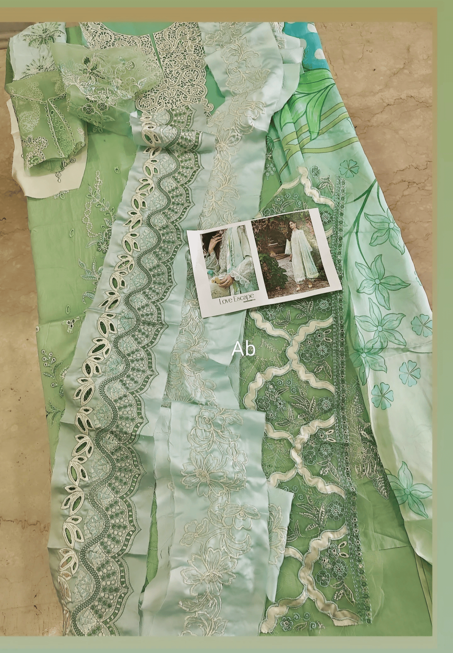 Open Pic/Mushq Amoi Lawn/