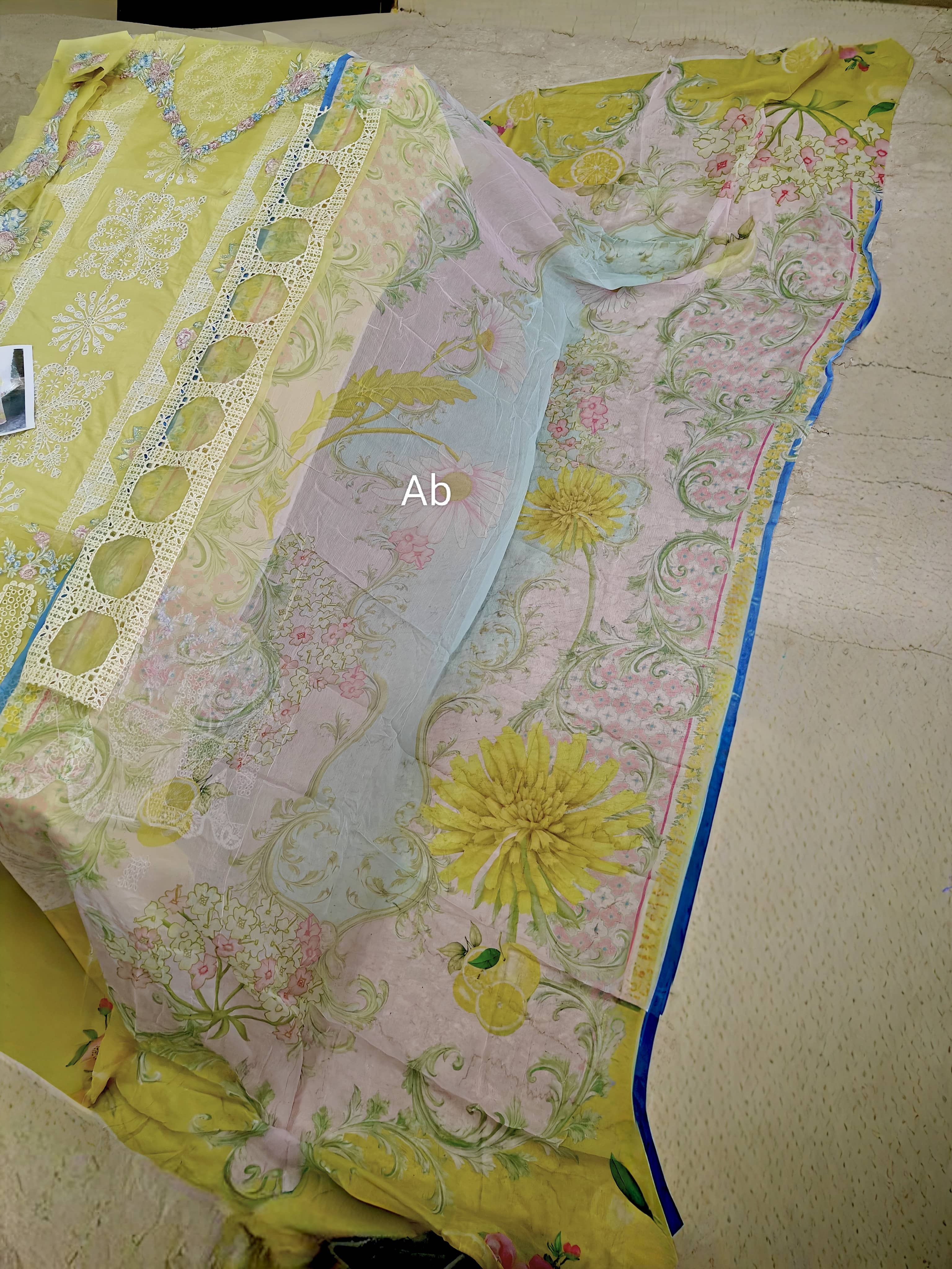 img_mushq_amoi_lawn_awwal_boutique