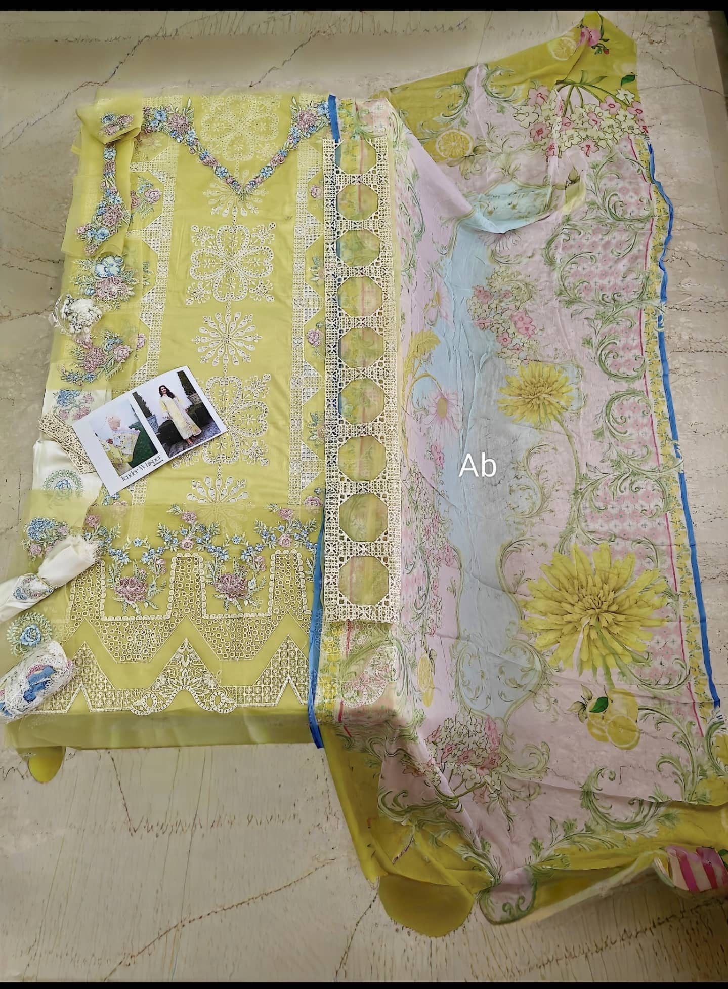 img_mushq_amoi_lawn_awwal_boutique