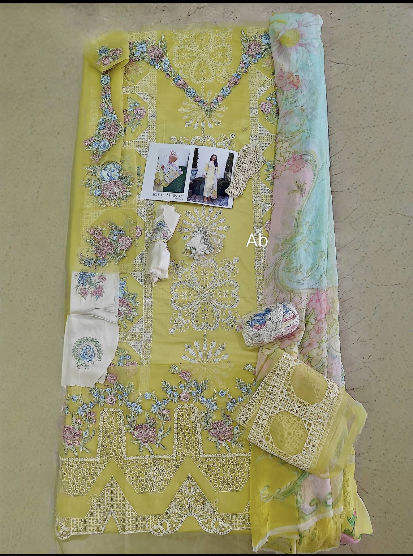 img_mushq_amoi_lawn_awwal_boutique