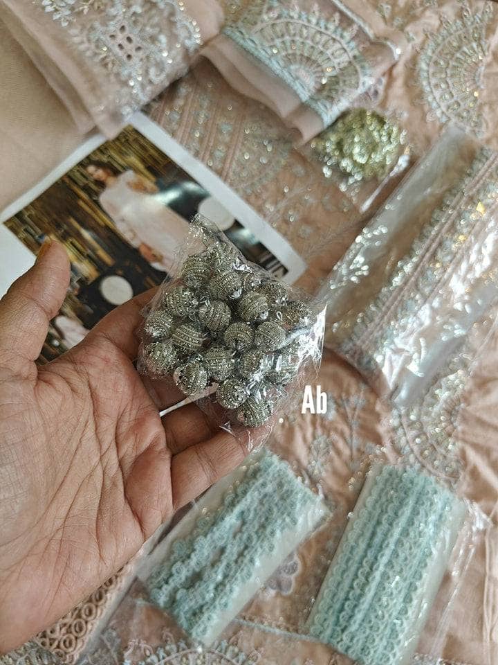 img_mushq_astoria_open_pic_awwal_boutique