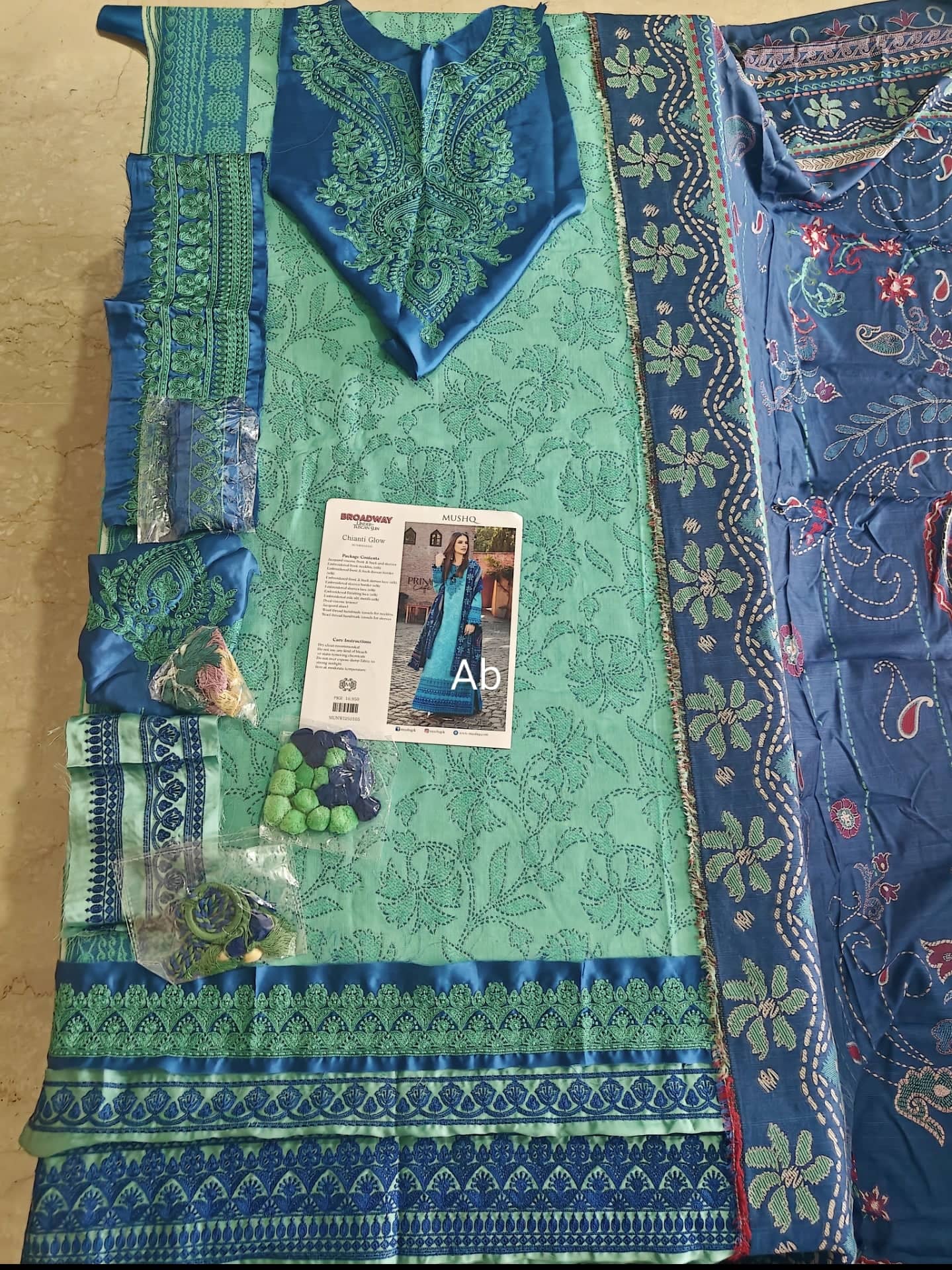 Mushq Broadway open pics Open Pic/Mushq Broadway 25/Chianti Glow/Aqua