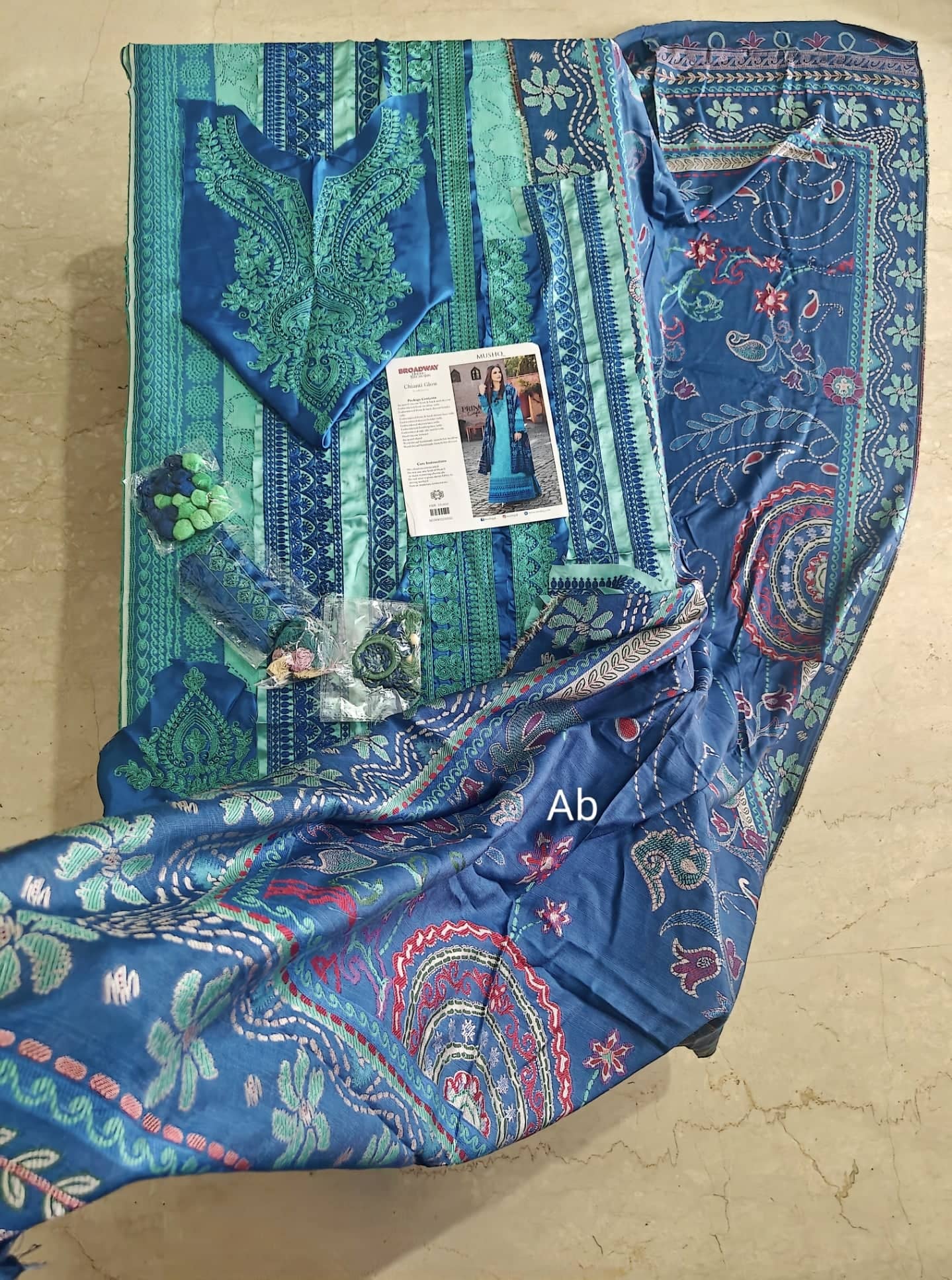 Mushq Broadway open pics Open Pic/Mushq Broadway 25/Chianti Glow/Aqua