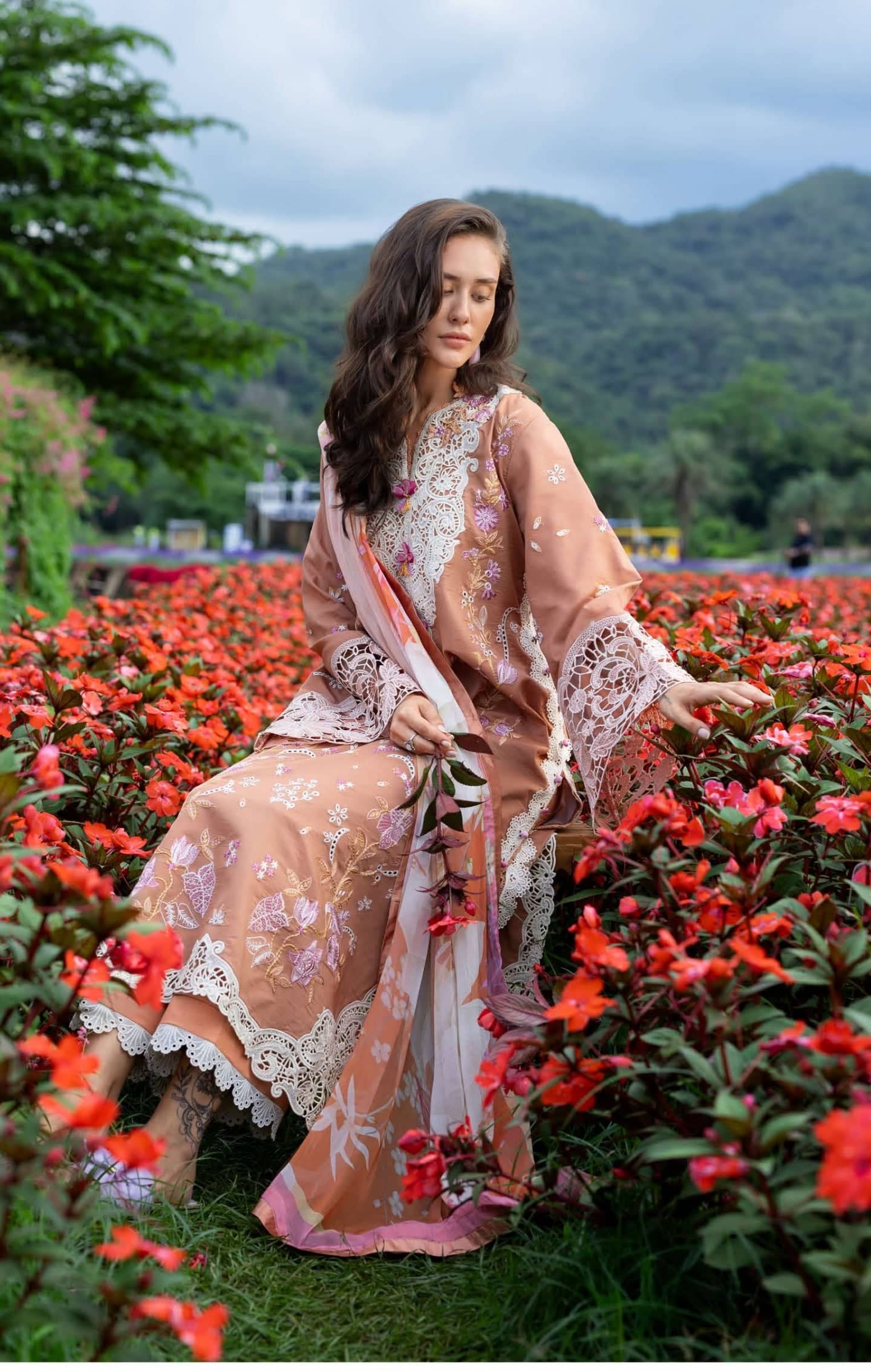 img_mushq_hemline_23_awwal_boutique