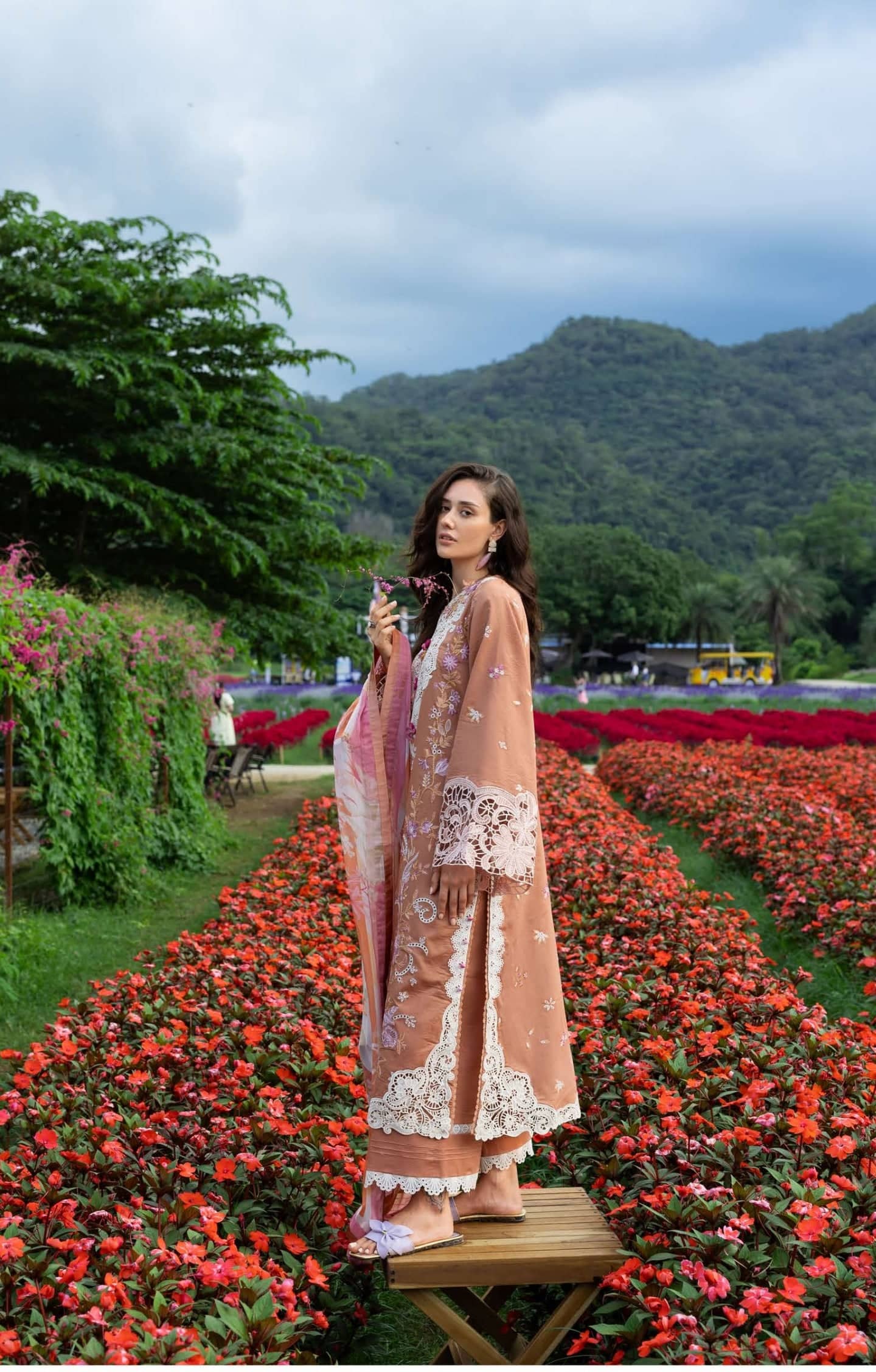 Mushq Hemline 26/Rosette Reverie