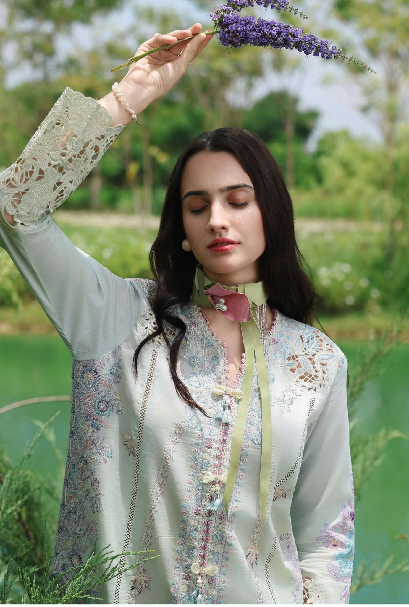 Mushq Hemline 26/Vol 3/Garden Royale