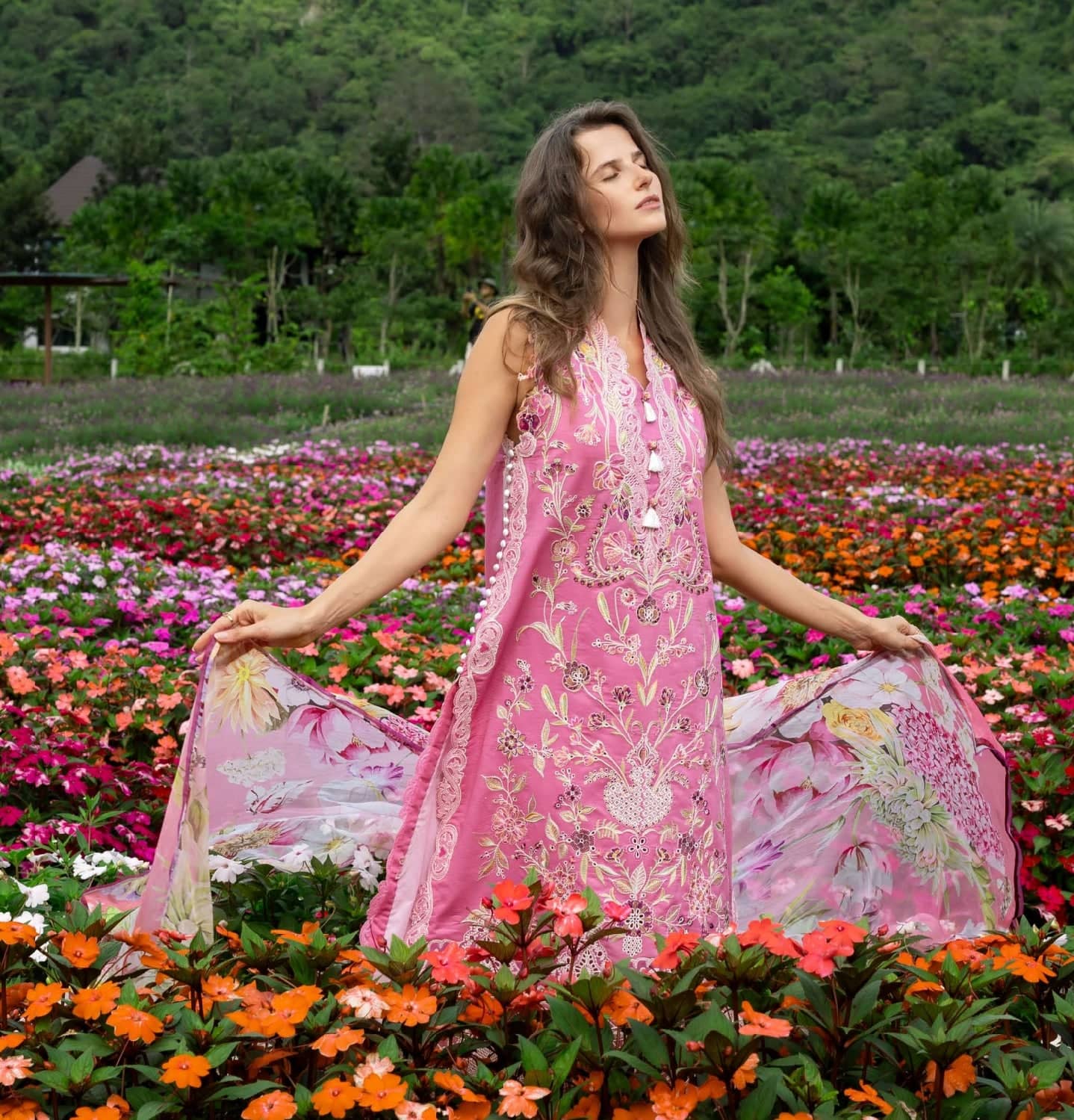 img_mushq_hemline_23_awwal_boutique