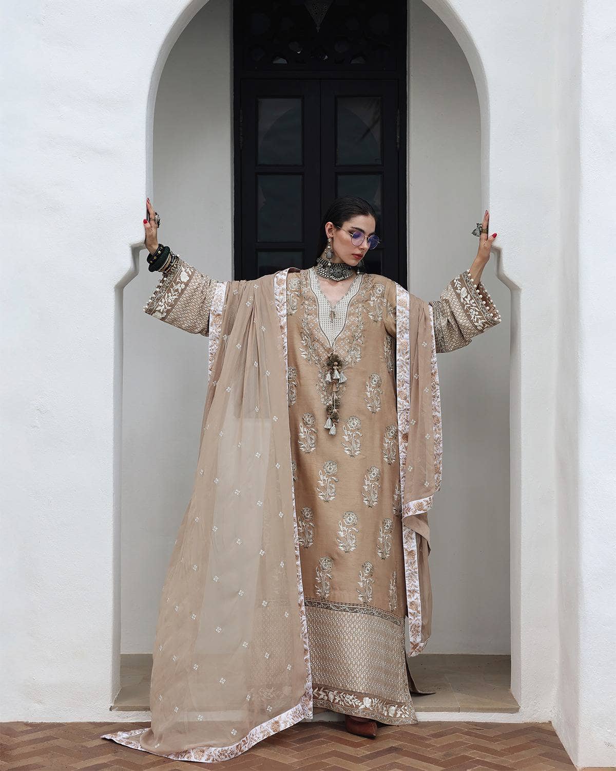 img_mushq_Nuvera_raw_Silk_awwal_boutique