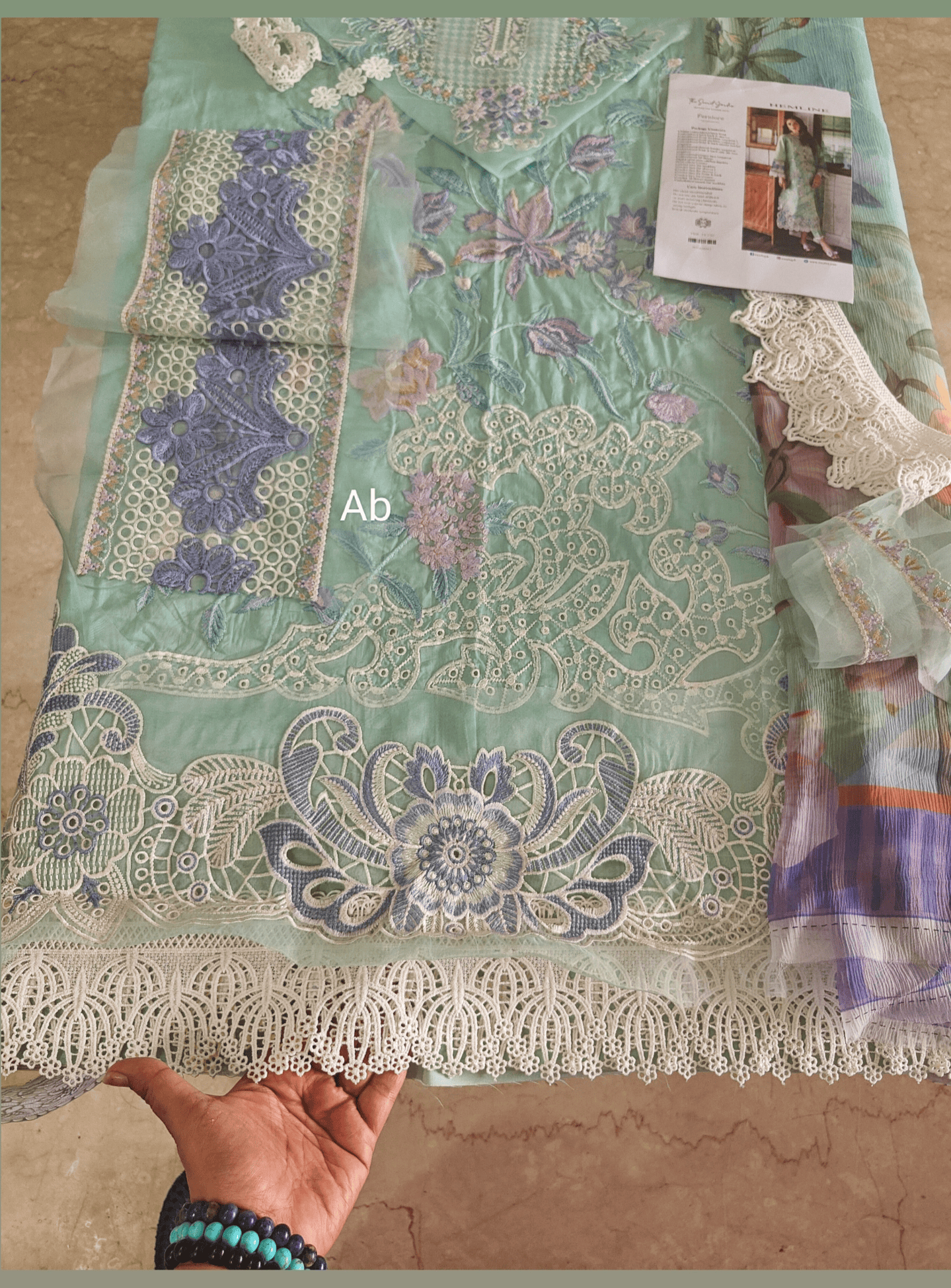 img_mushq_hemline_awwal_boutique