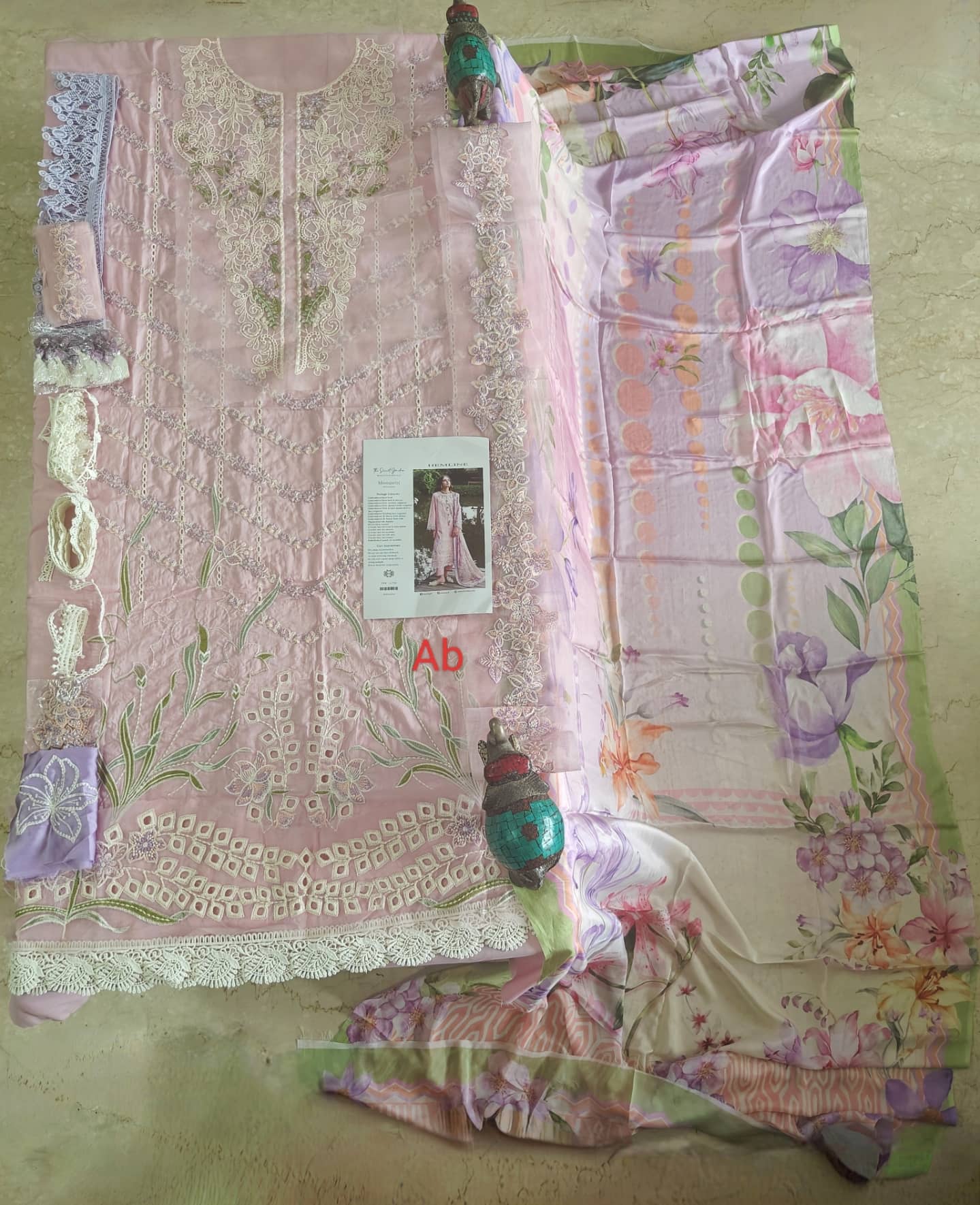 img_mushq_hemline_awwal_boutique