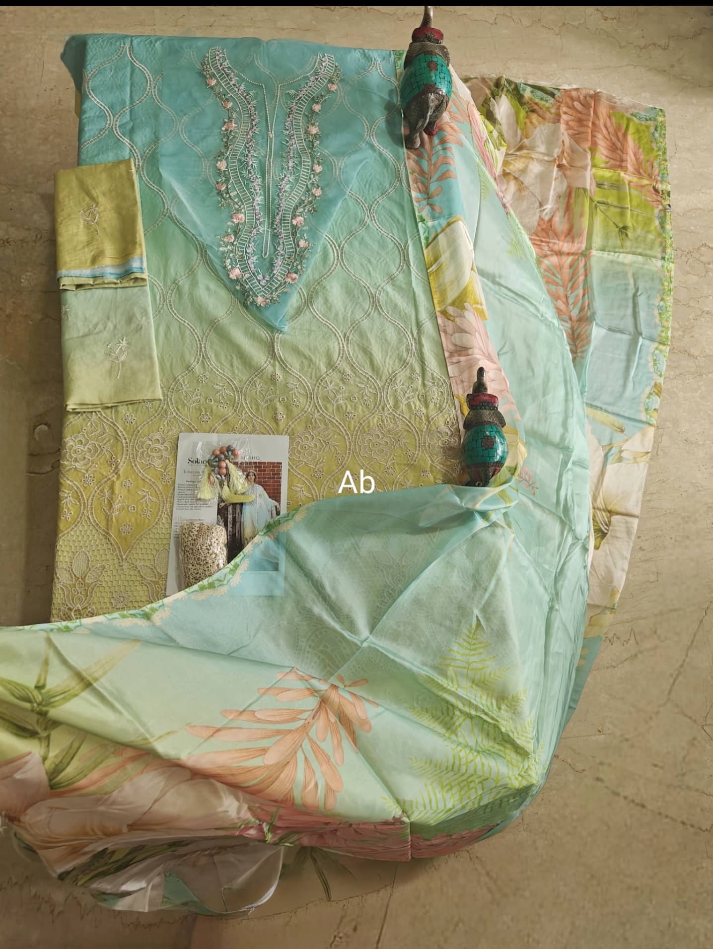 Open Pic/Mushq Solace Luxury 26/Ethereal Pause/Blue&Yellow