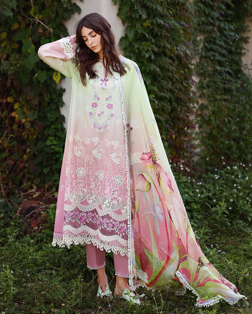 Sale‼️Mushq Solace Luxury 26/Petal Pull/Pale Off White & Pink