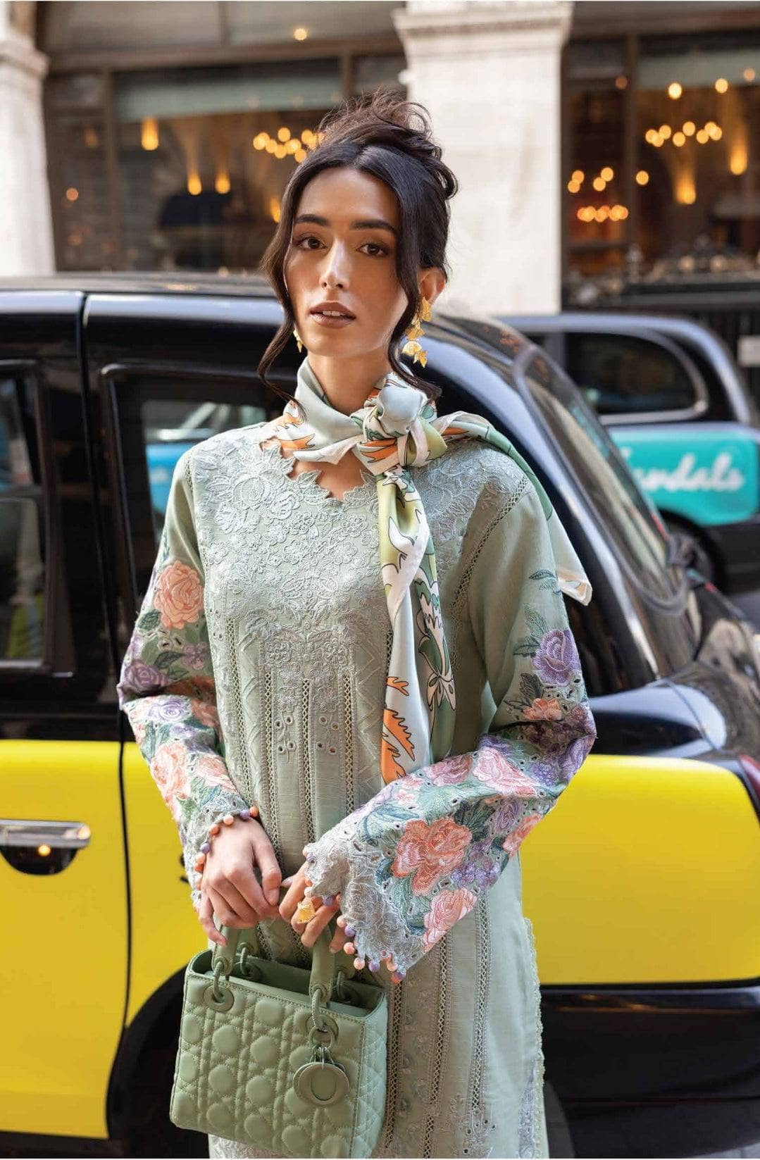 img_mushq_broadway_awwal_boutique