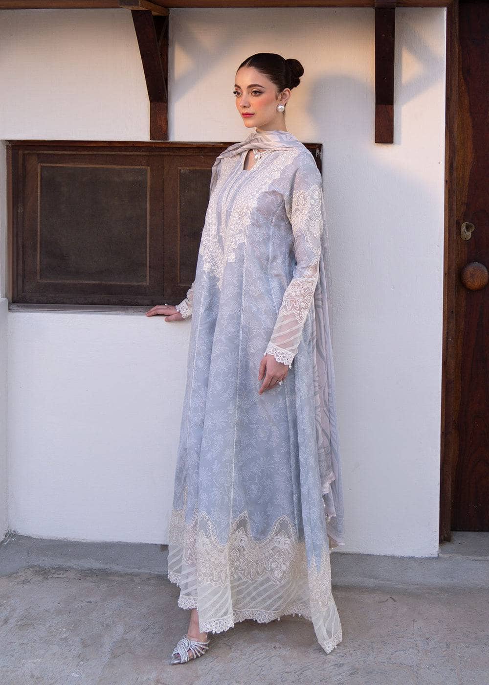 img_myeesha_lawn_awwal_boutique