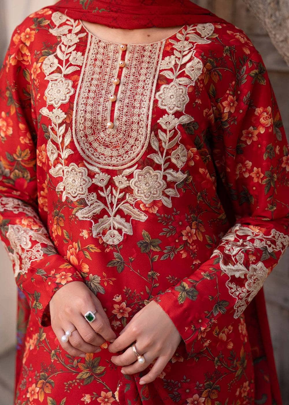 img_myeesha_lawn_awwal_boutique
