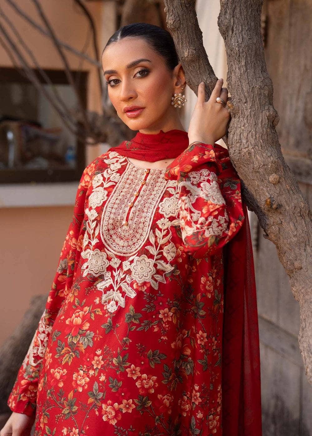 img_myeesha_lawn_awwal_boutique
