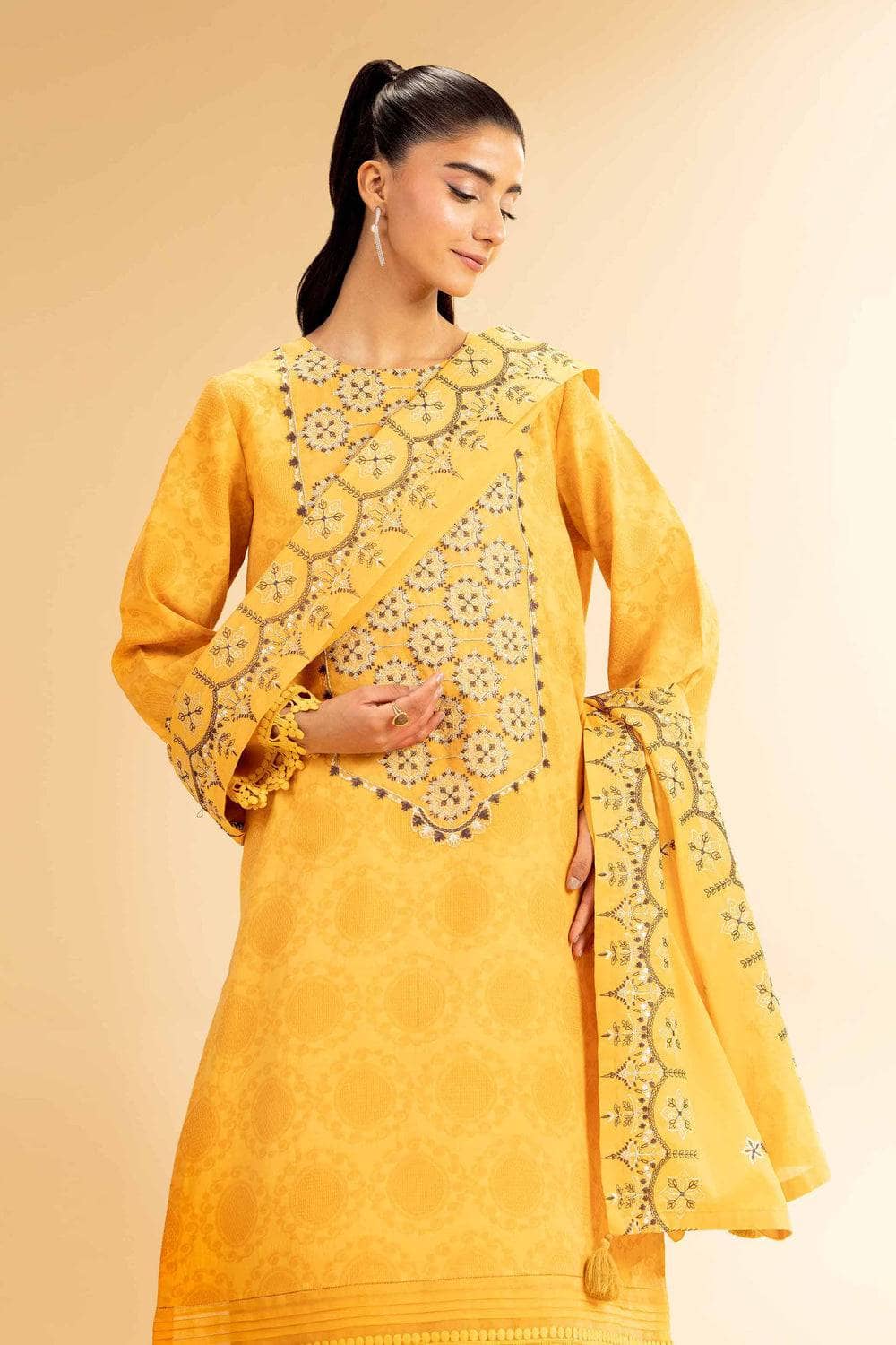 img_nishat_lawn_awwal_boutique