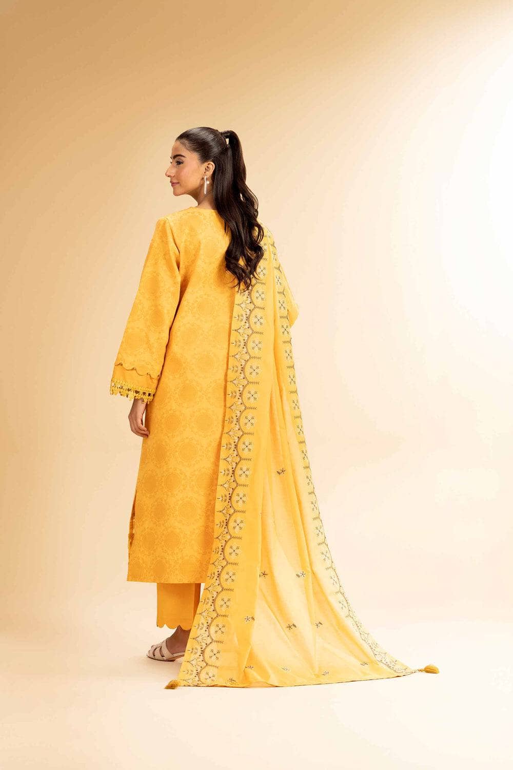 img_nishat_lawn_awwal_boutique