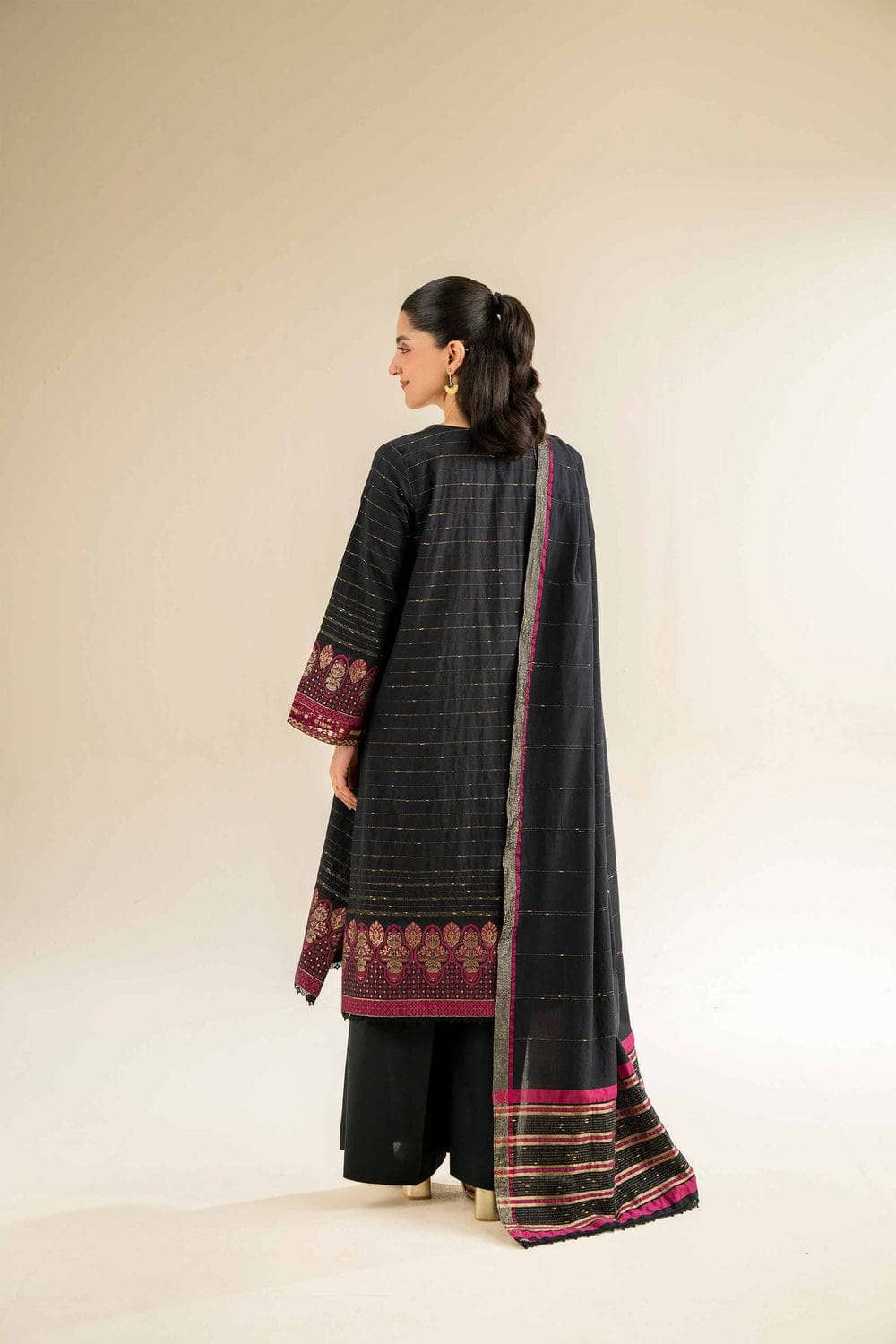 img_nishat_lawn_awwal_boutique