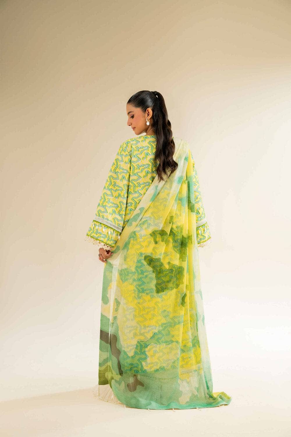 img_nishat_cross_season_edit_awwal_boutique