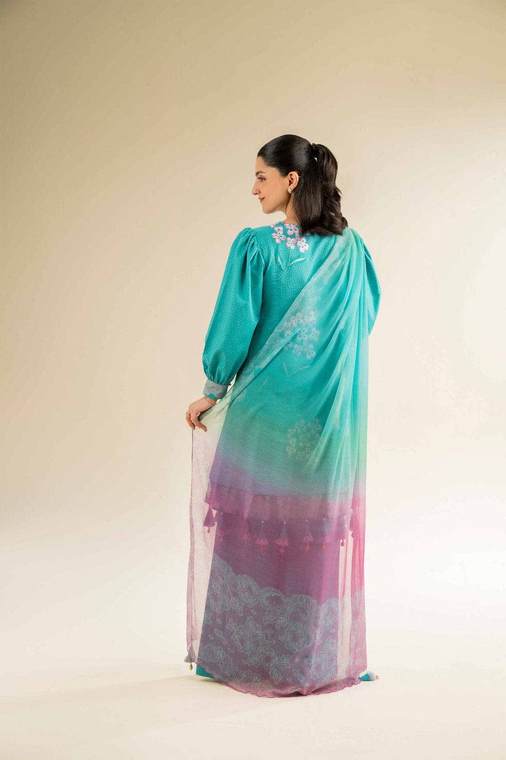 img_nishat_cross_season_edit_awwal_boutique