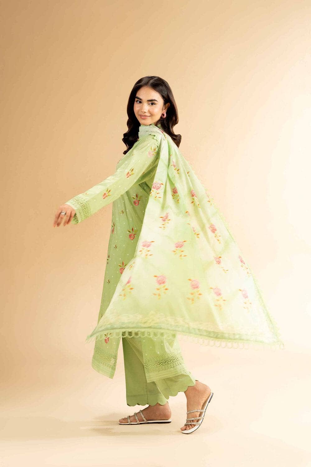 img_nishat_lawn_awwal_boutique