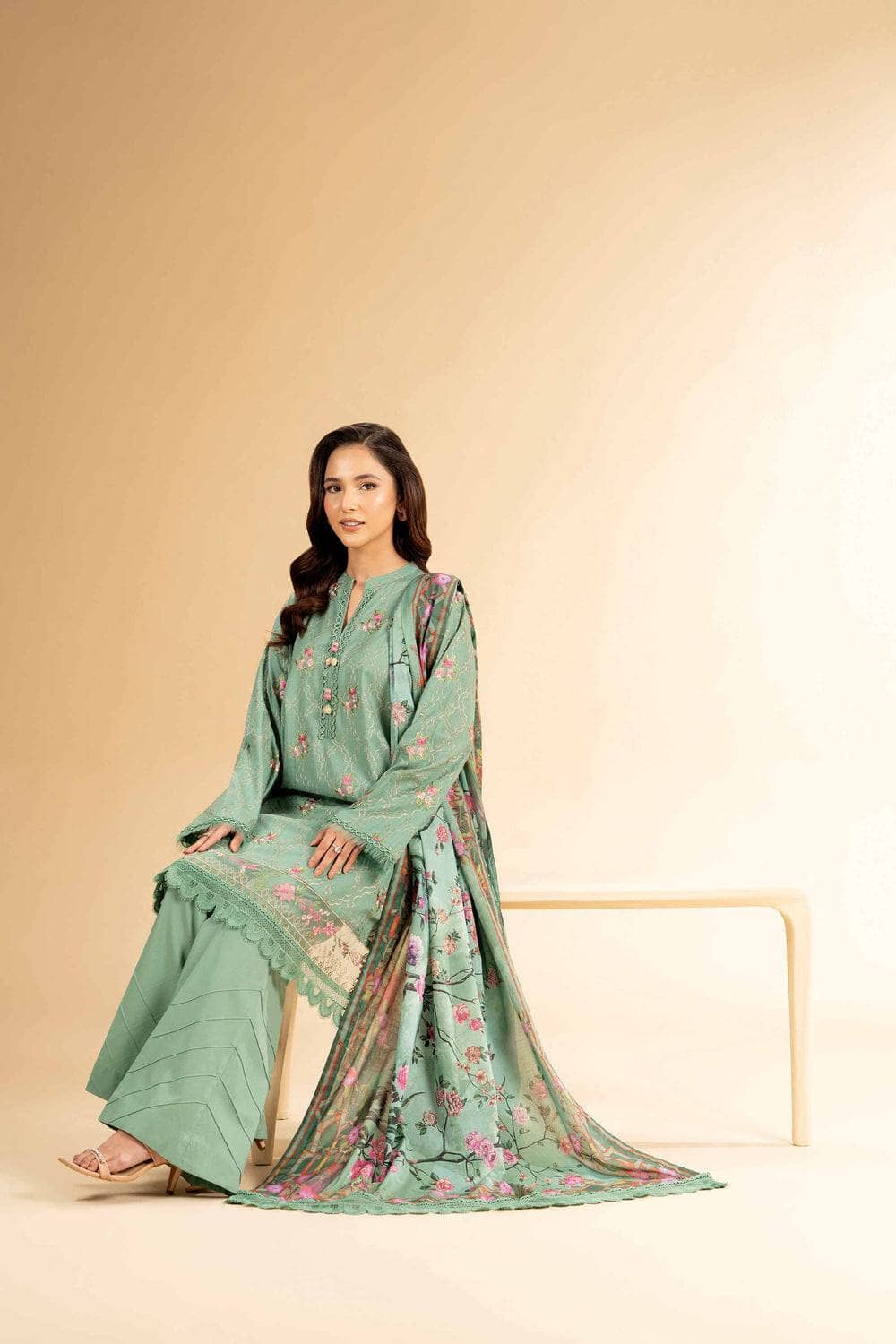 img_nishat_lawn_awwal_boutique