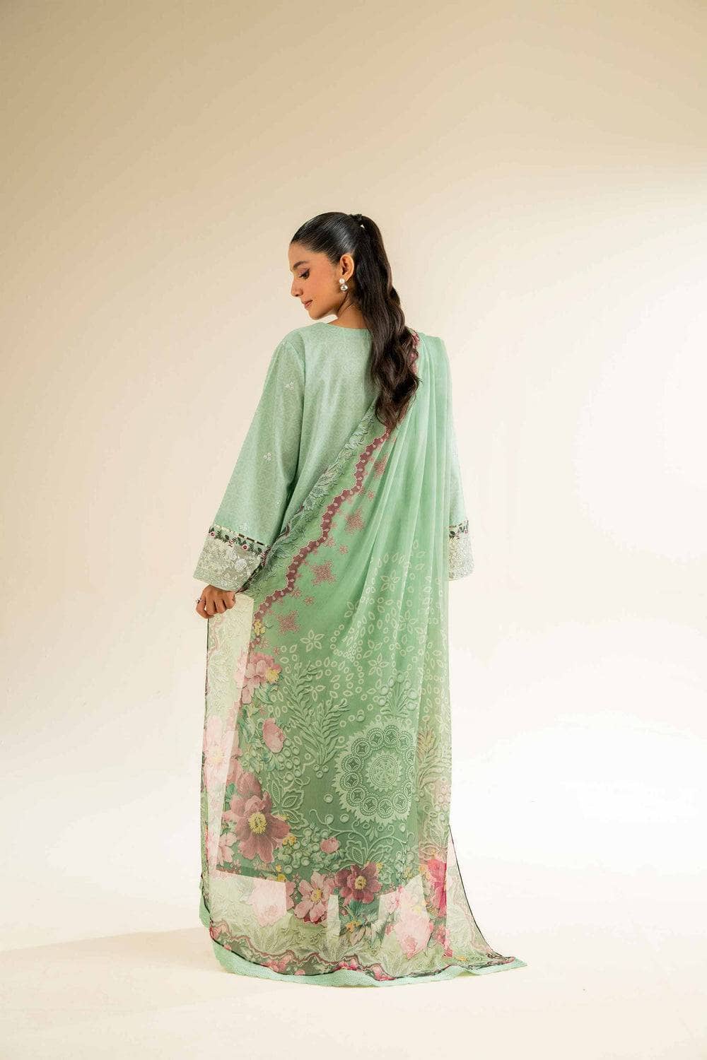 img_nishat_lawn_awwal_boutique