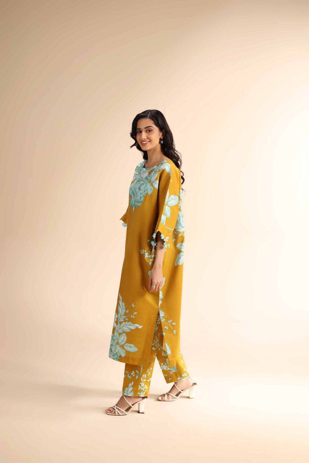 ing_nishat_lawn_awwal_boutique