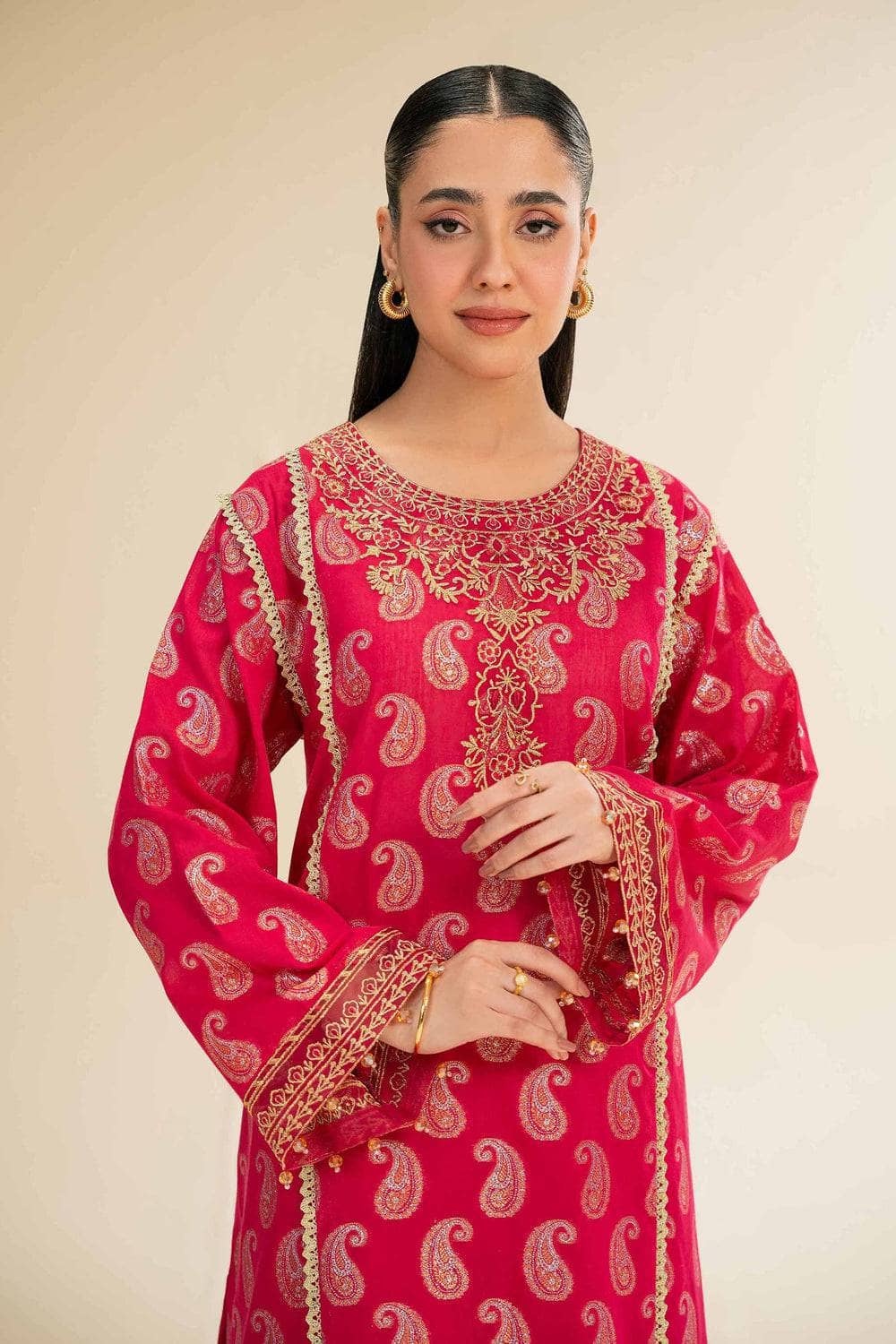 ing_nishat_lawn_awwal_boutique