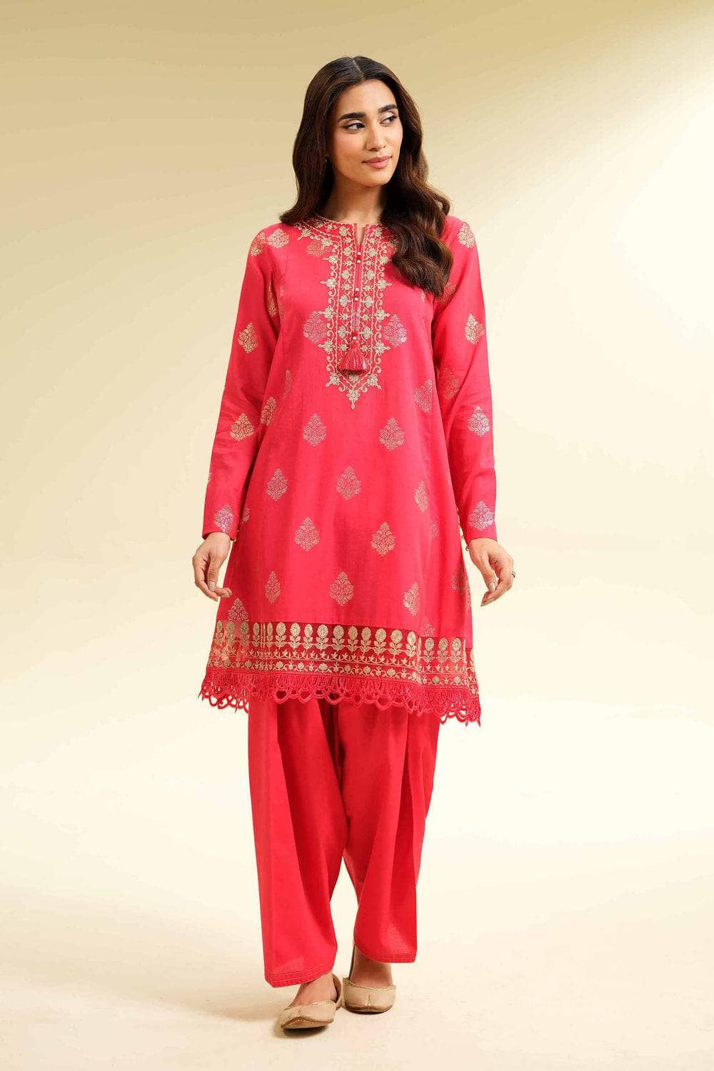 ing_nishat_lawn_awwal_boutique