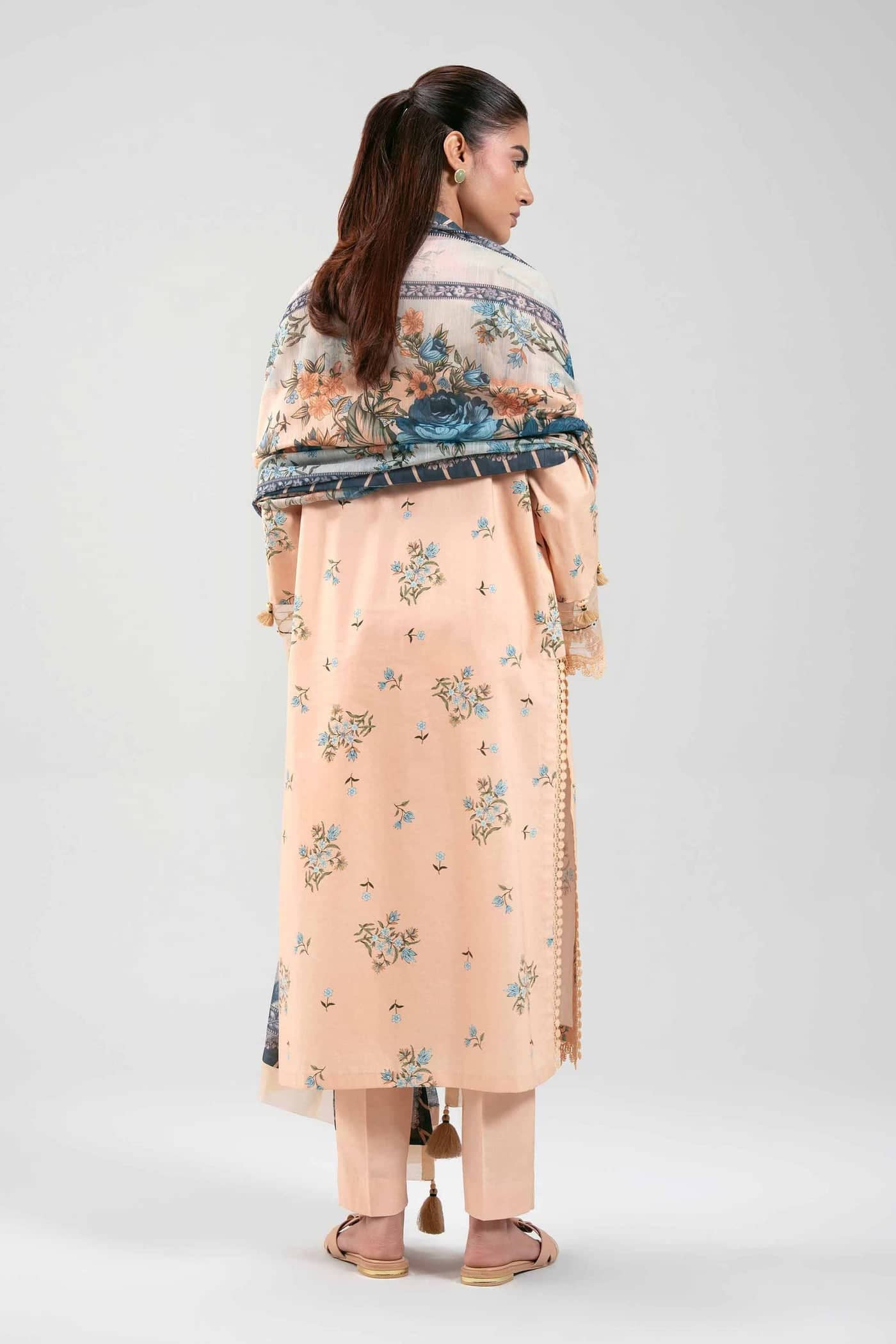 img_nishat_eid_lawn_26_awwal_boutique