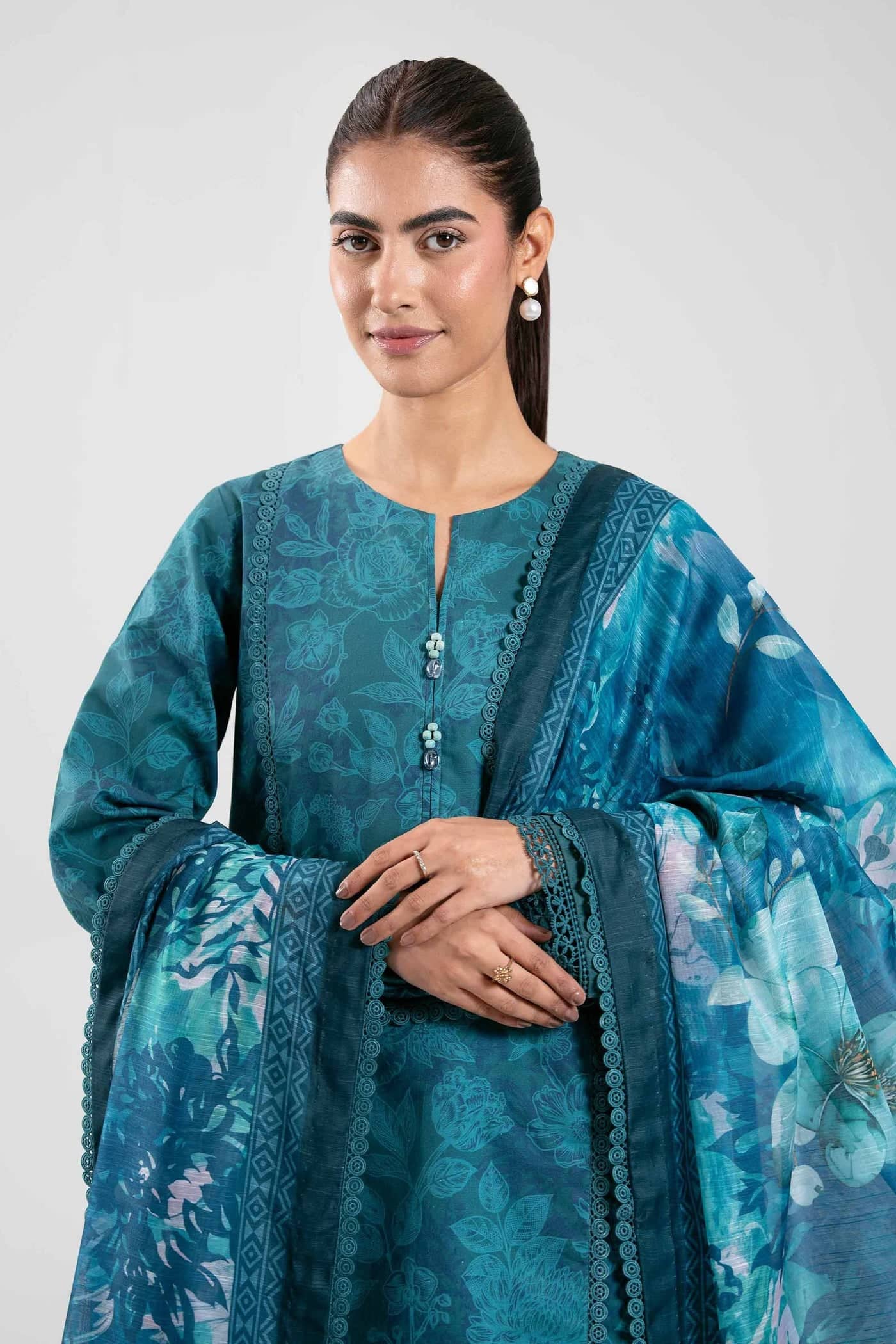 img_nishat_eid_lawn_26_awwal_boutique