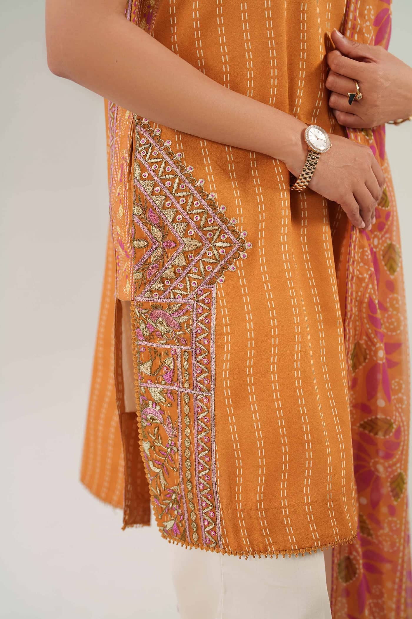 img_nishat_lawn_awwal_boutique