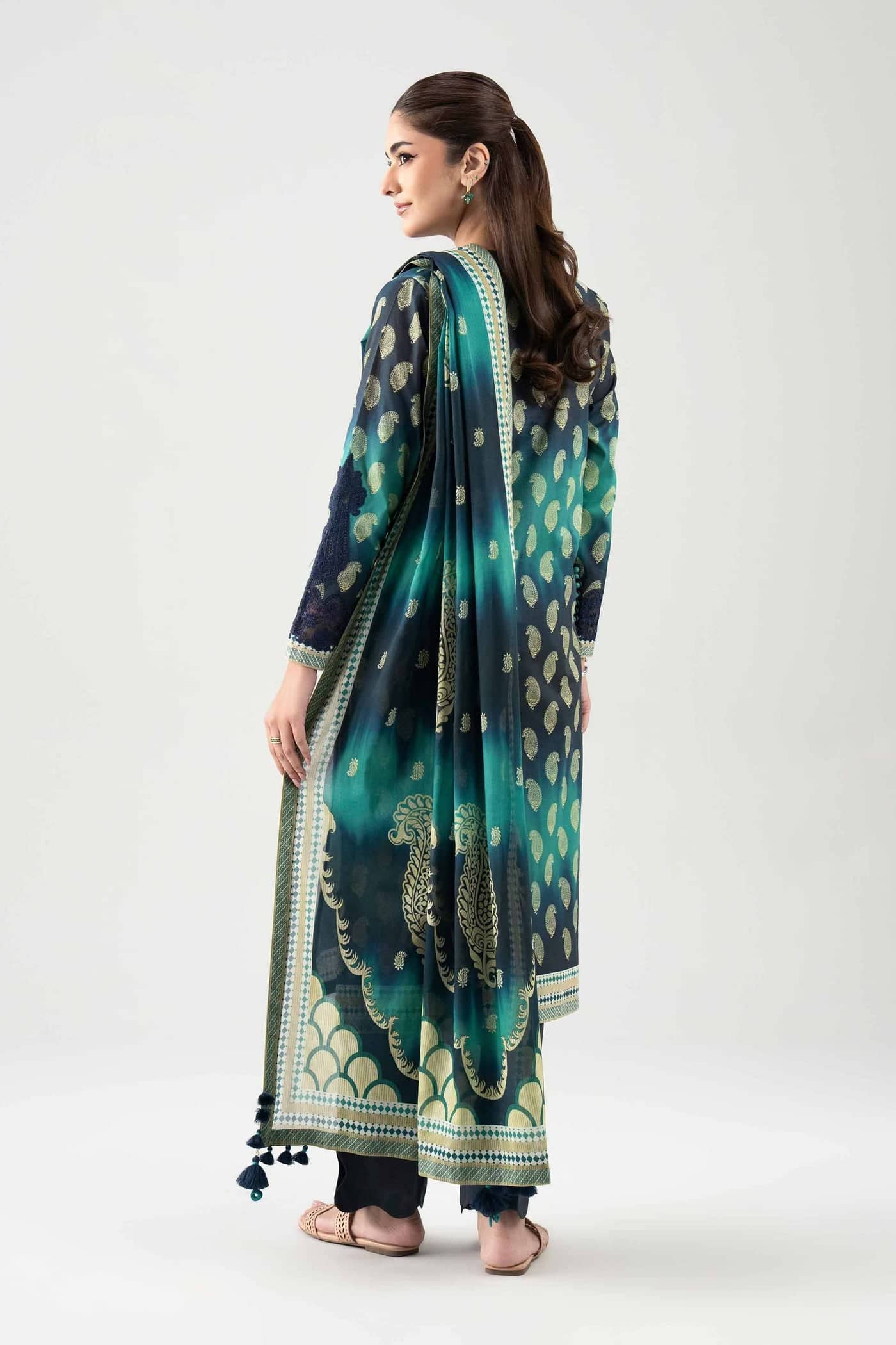 img_nishat_eid_lawn_26_awwal_boutique