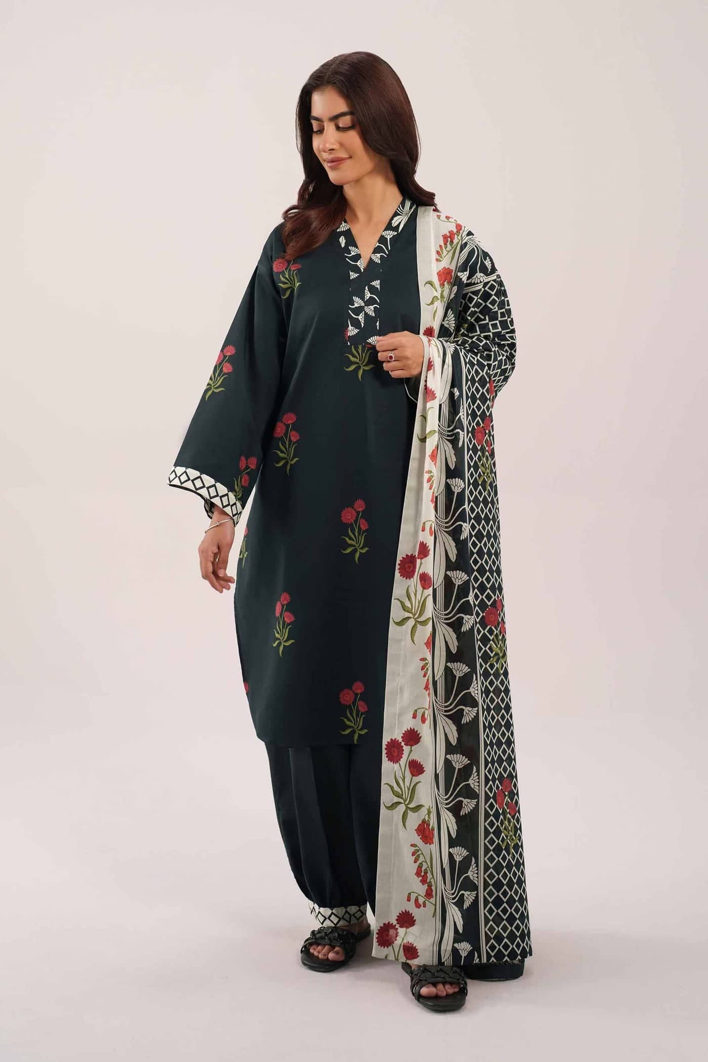 img_nishat_eid_lawn_awwal_boutique