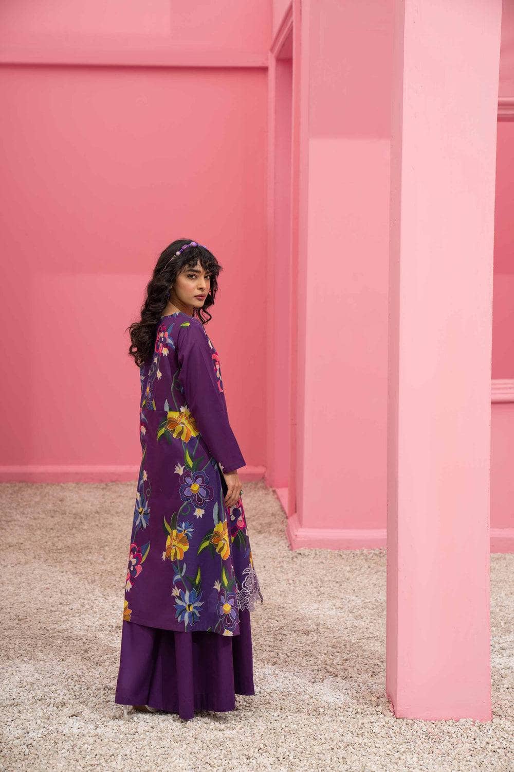 img_nishat_lawn_24_awwal_boutique